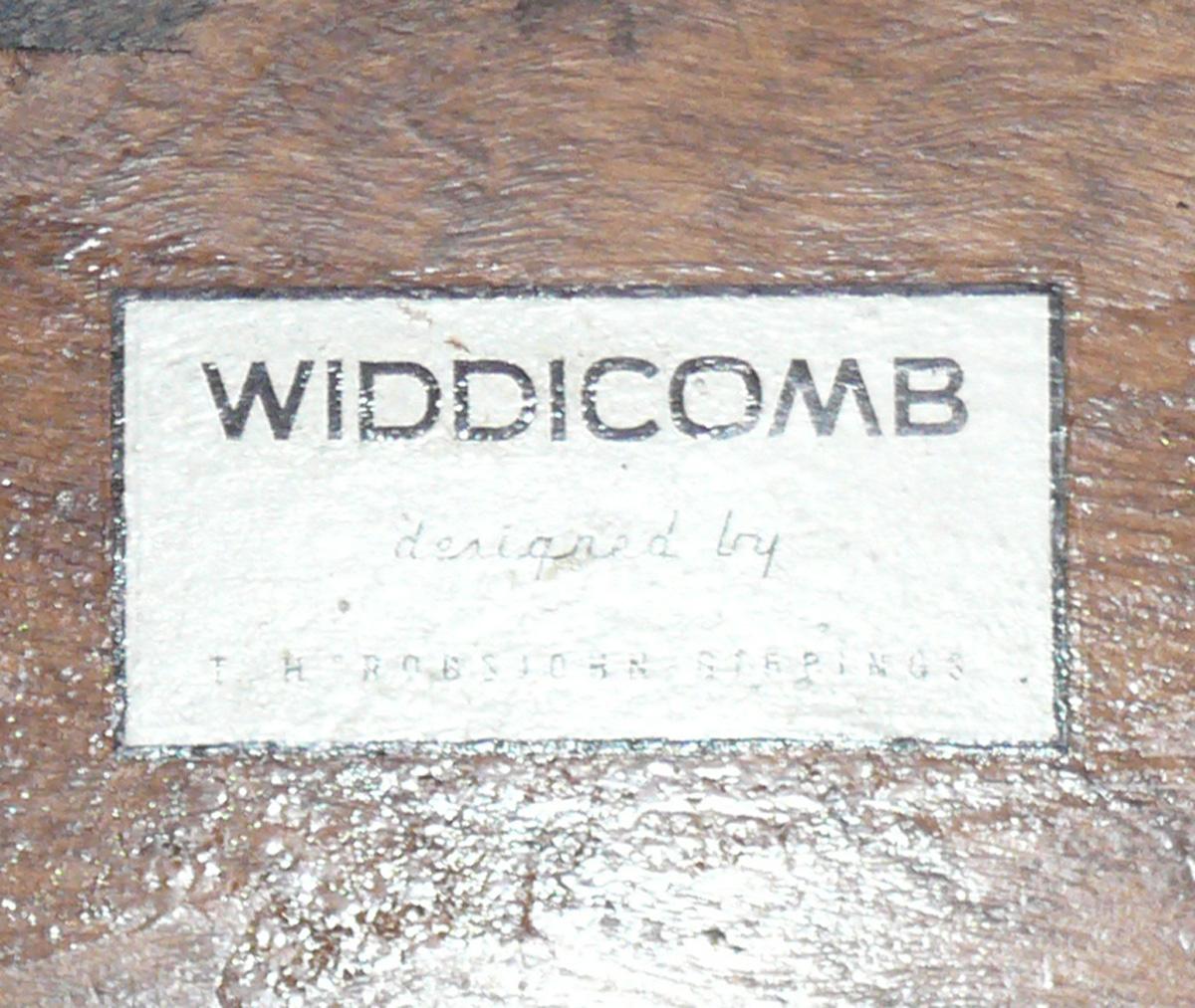 T.H. Robsjohn Gibbings Elegant X Base End Table for Widdicomb Refinished In Good Condition For Sale In Atlanta, GA