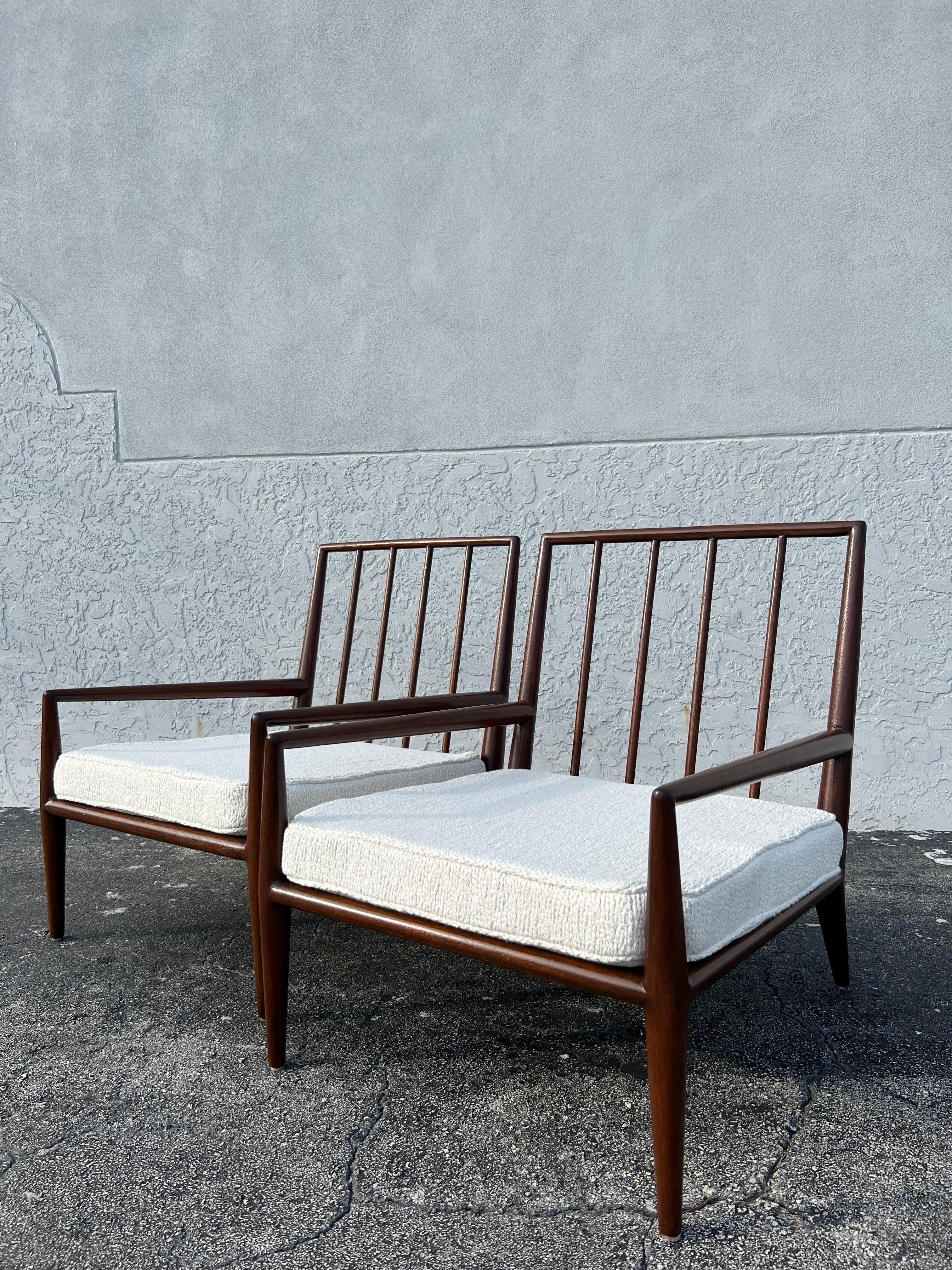 T.H Robsjohn-Gibbings for Widdicomb Attributed Lounge Chairs, a Pair For Sale 4