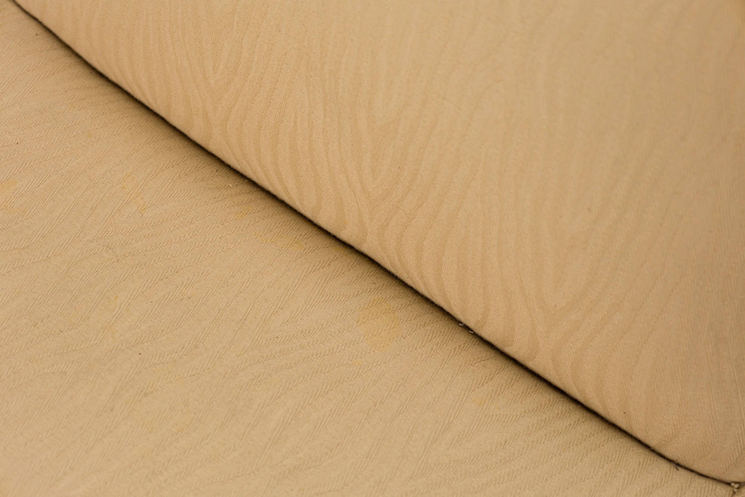 Tessuto T.H. Robsjohn-Gibbings per Widdicomb Sedia Slipper in tessuto beige e noce in vendita