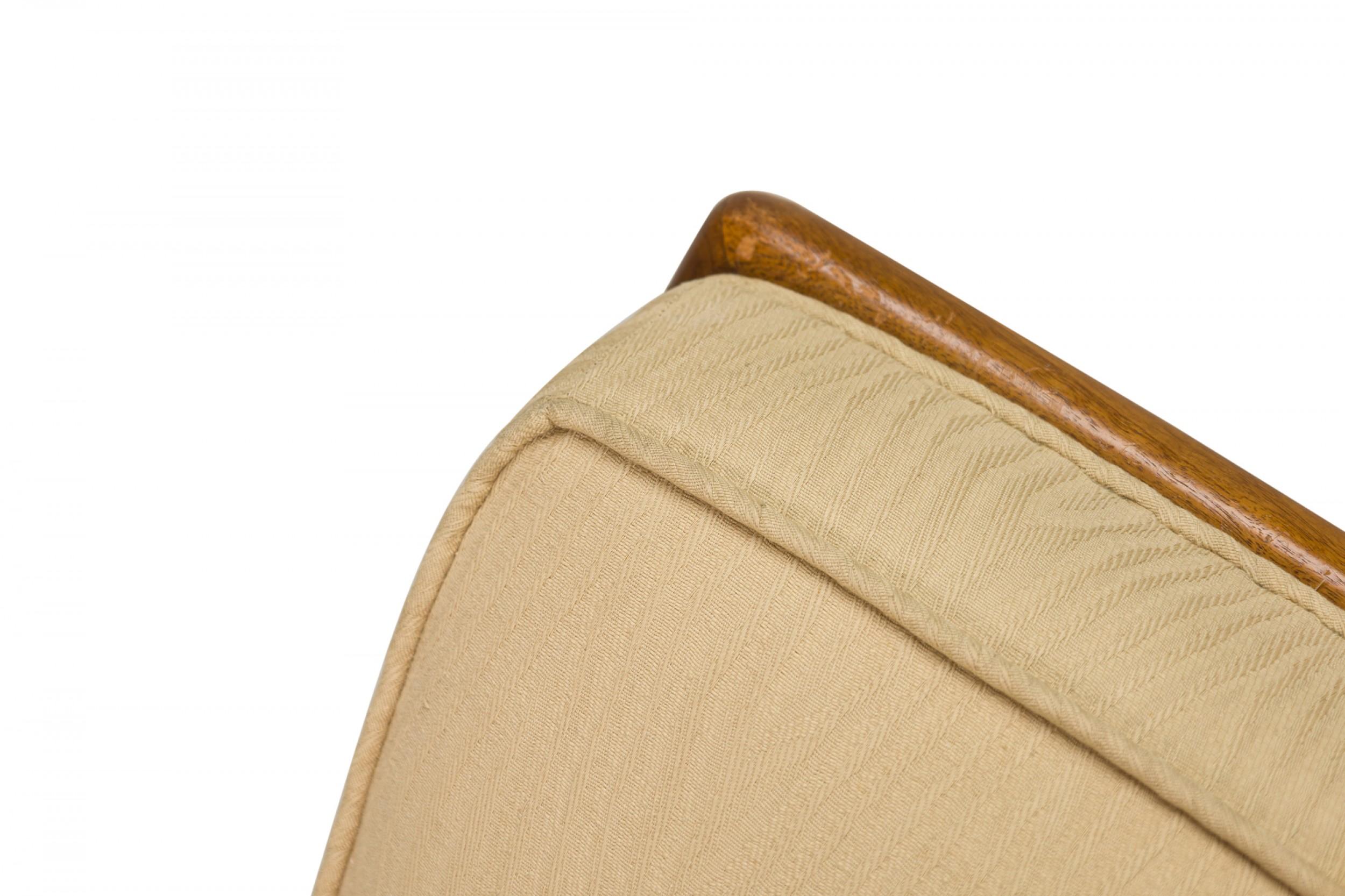 T.H. Robsjohn-Gibbings per Widdicomb Sedia Slipper in tessuto beige e noce in vendita 1