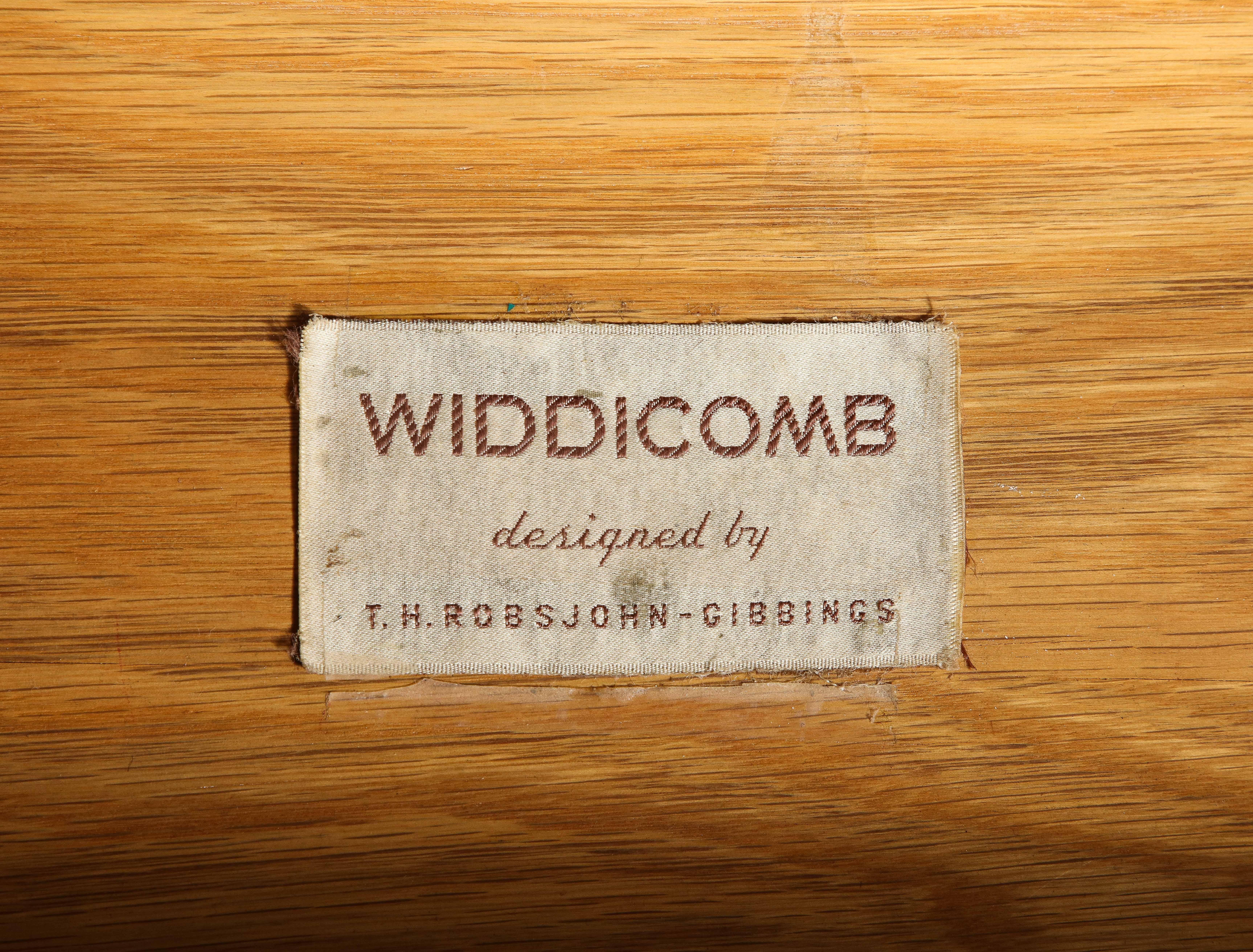T.H. Robsjohn-Gibbings for Widdicomb Chest of Drawers  For Sale 3