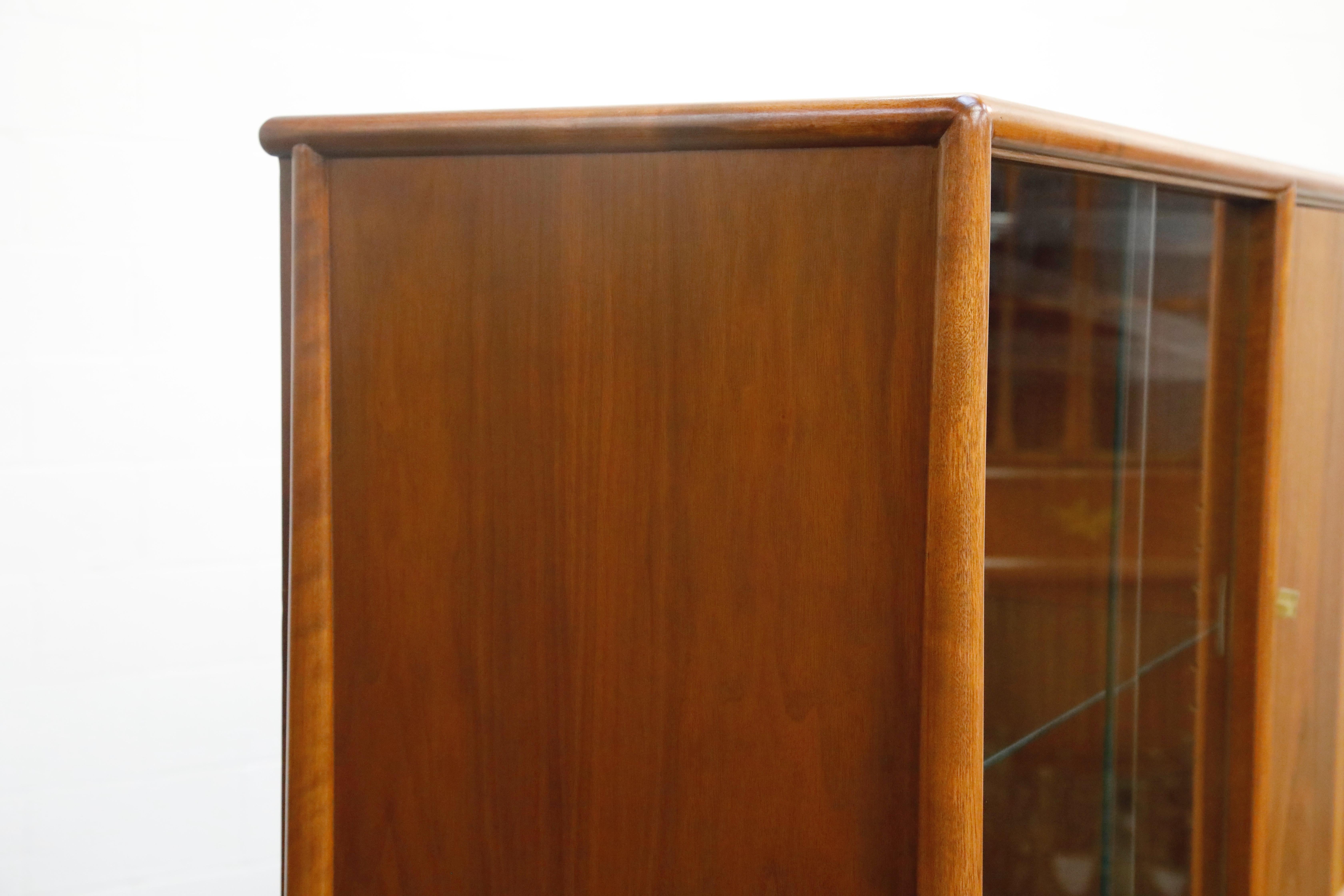 T.H. Robsjohn Gibbings for Widdicomb Display Bookcase Cabinet, 1950s, Signed 13