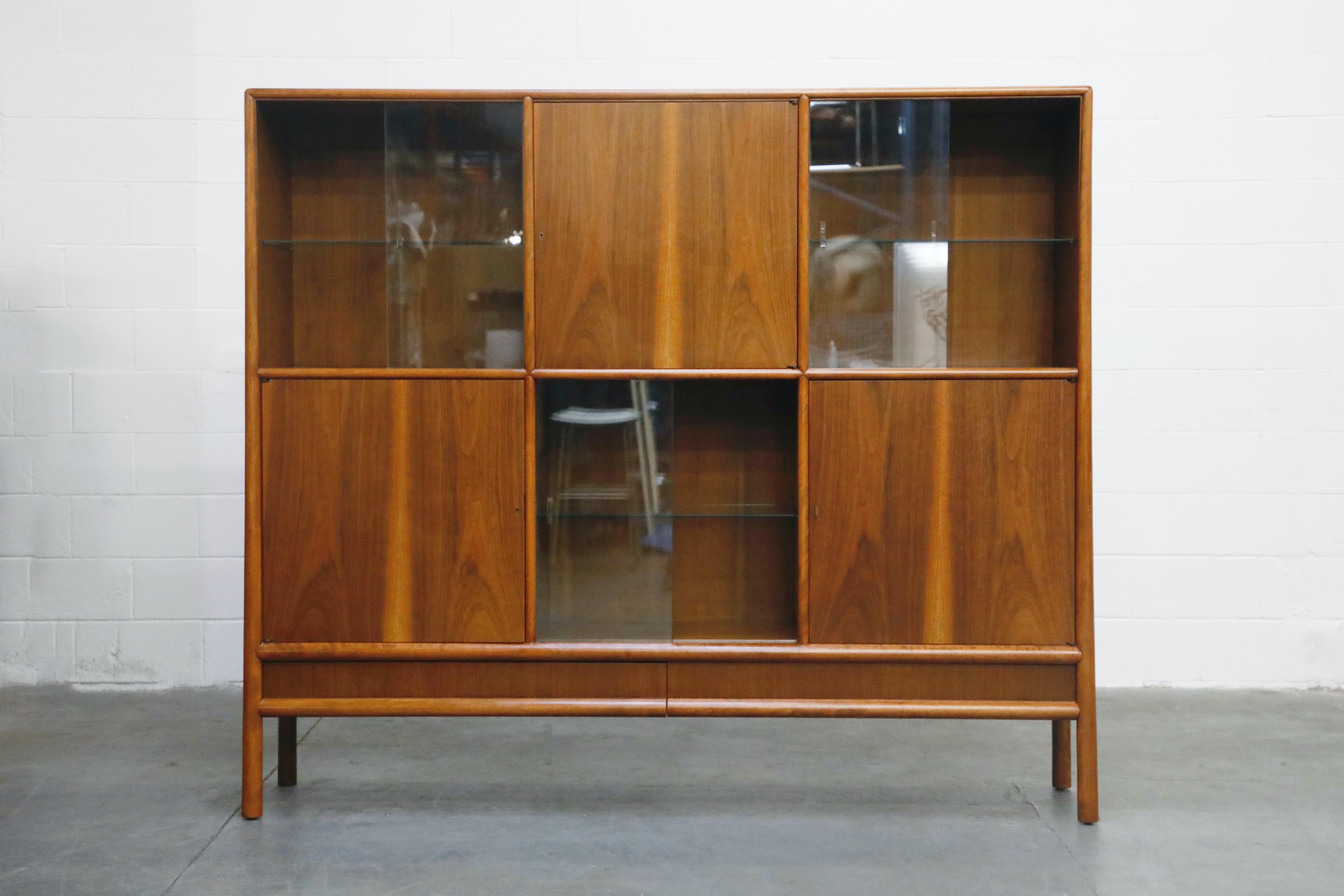 American T.H. Robsjohn Gibbings for Widdicomb Display Bookcase Cabinet, 1950s, Signed