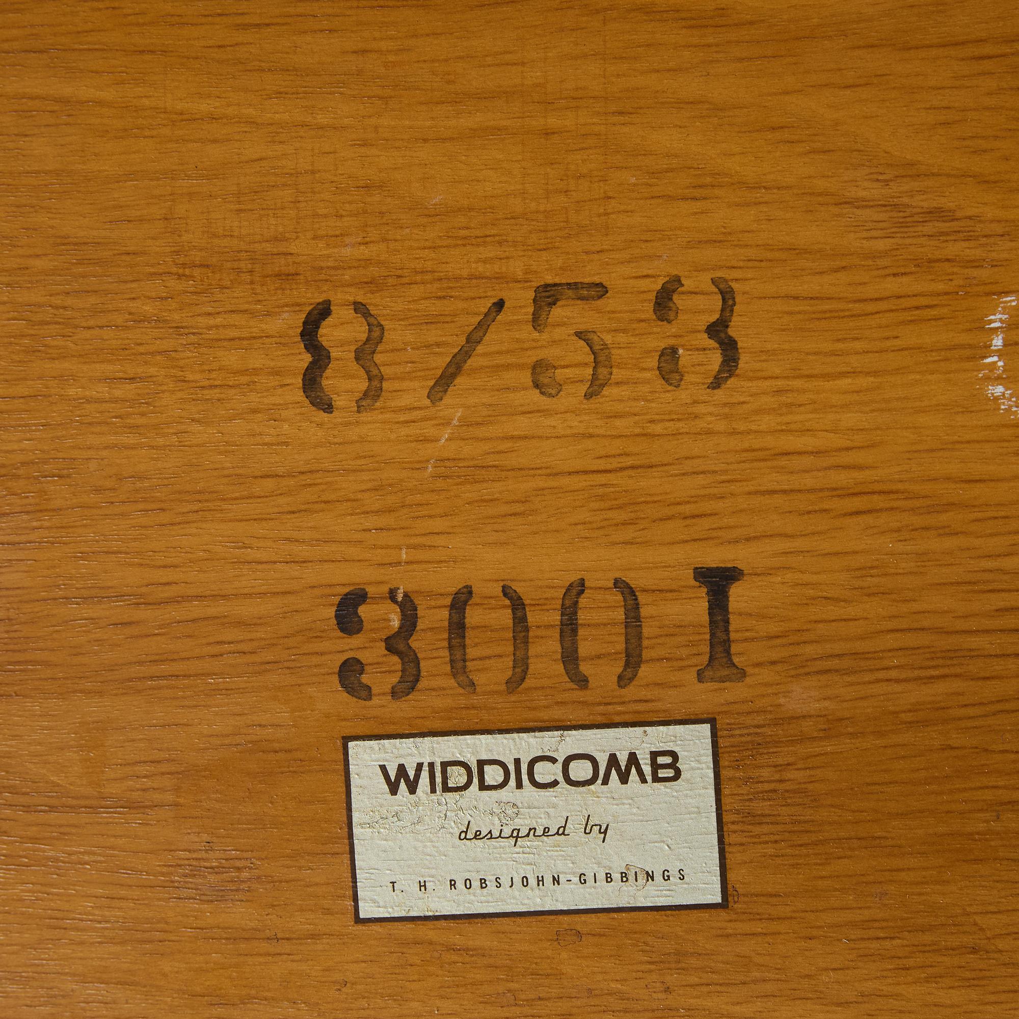 End Table by T.H. Robsjohn-Gibbings for Widdicomb In Good Condition For Sale In San Francisco, CA