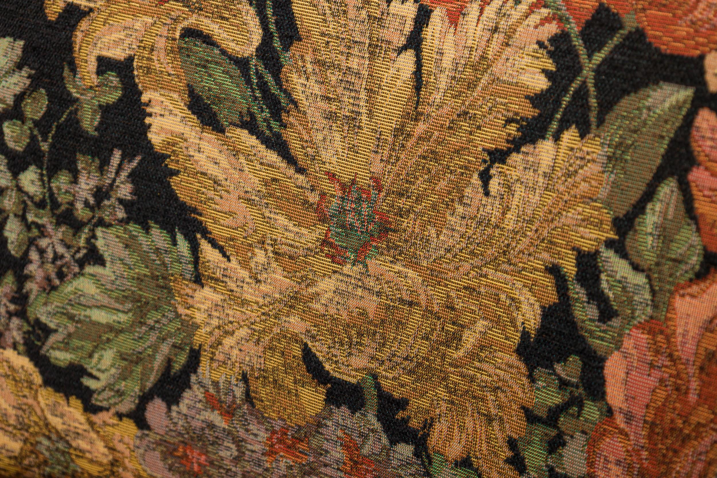 T.H. Robsjohn-Gibbings pour Widdicomb - Tapissé en noyer « français » et à motifs floraux en vente 2