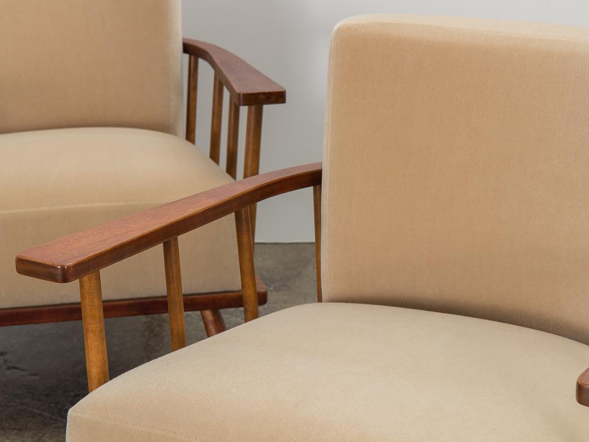 T.H. Robsjohn-Gibbings for Widdicomb Lounge Chairs In Excellent Condition In Brooklyn, NY