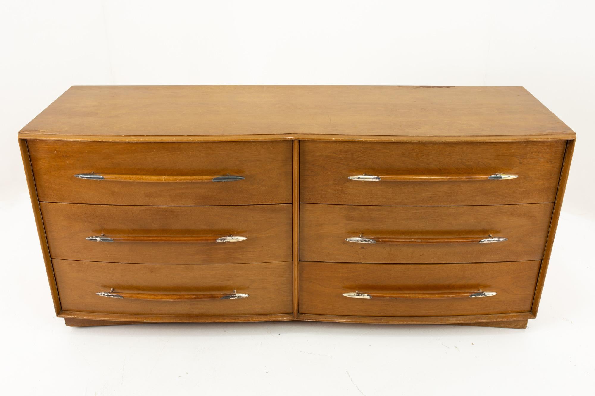 TH Robsjohn Gibbings for Widdicomb Mid Century 6 Drawer Lowboy Dresser

Dresser measures: 67.5 wide x 21.5 deep x 30 high

This price includes getting this piece in what we call Restored Vintage Condition. That means the piece is permanently fixed