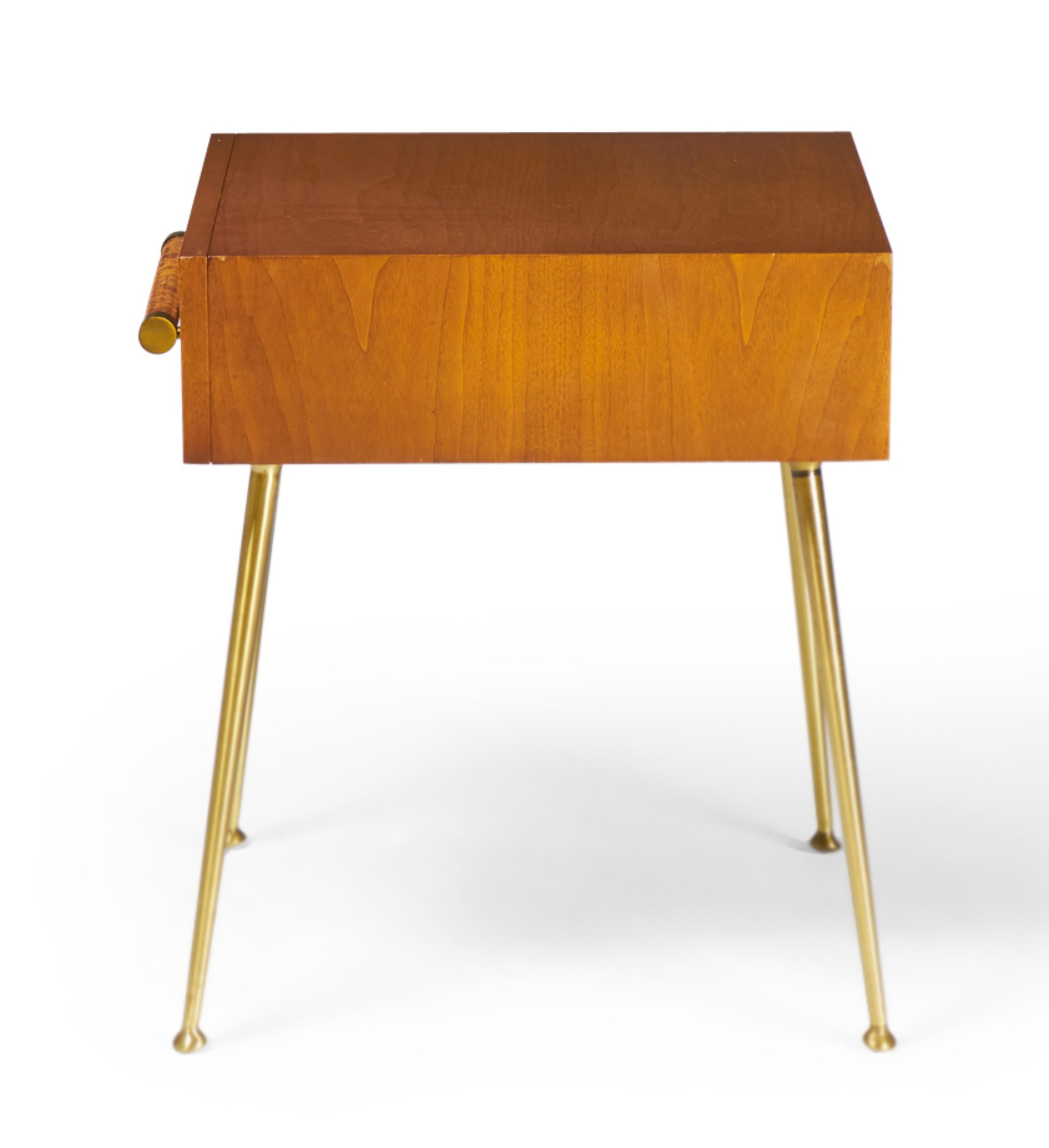 Mid-Century Modern T.H. Robsjohn-Gibbings for Widdicomb Mid-Century Walnut Single Drawer Nightstand en vente