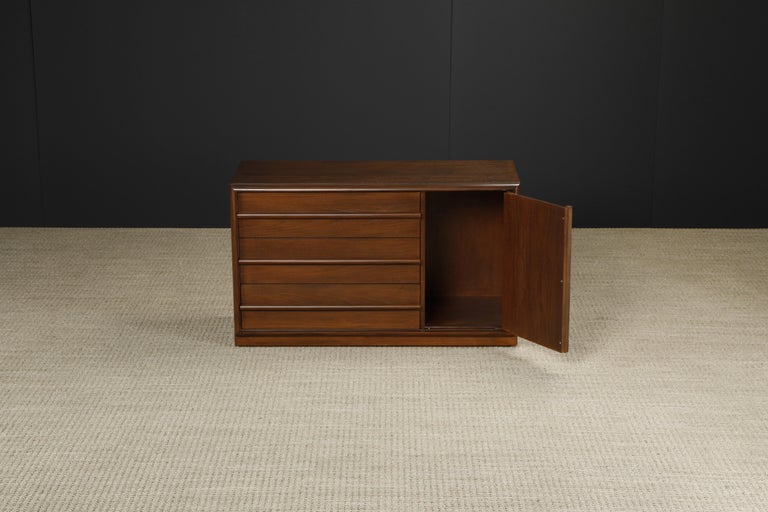 T.H. Robsjohn-Gibbings for Widdicomb Refinished Dresser / Credenza 1950s, Signed In Excellent Condition For Sale In Los Angeles, CA