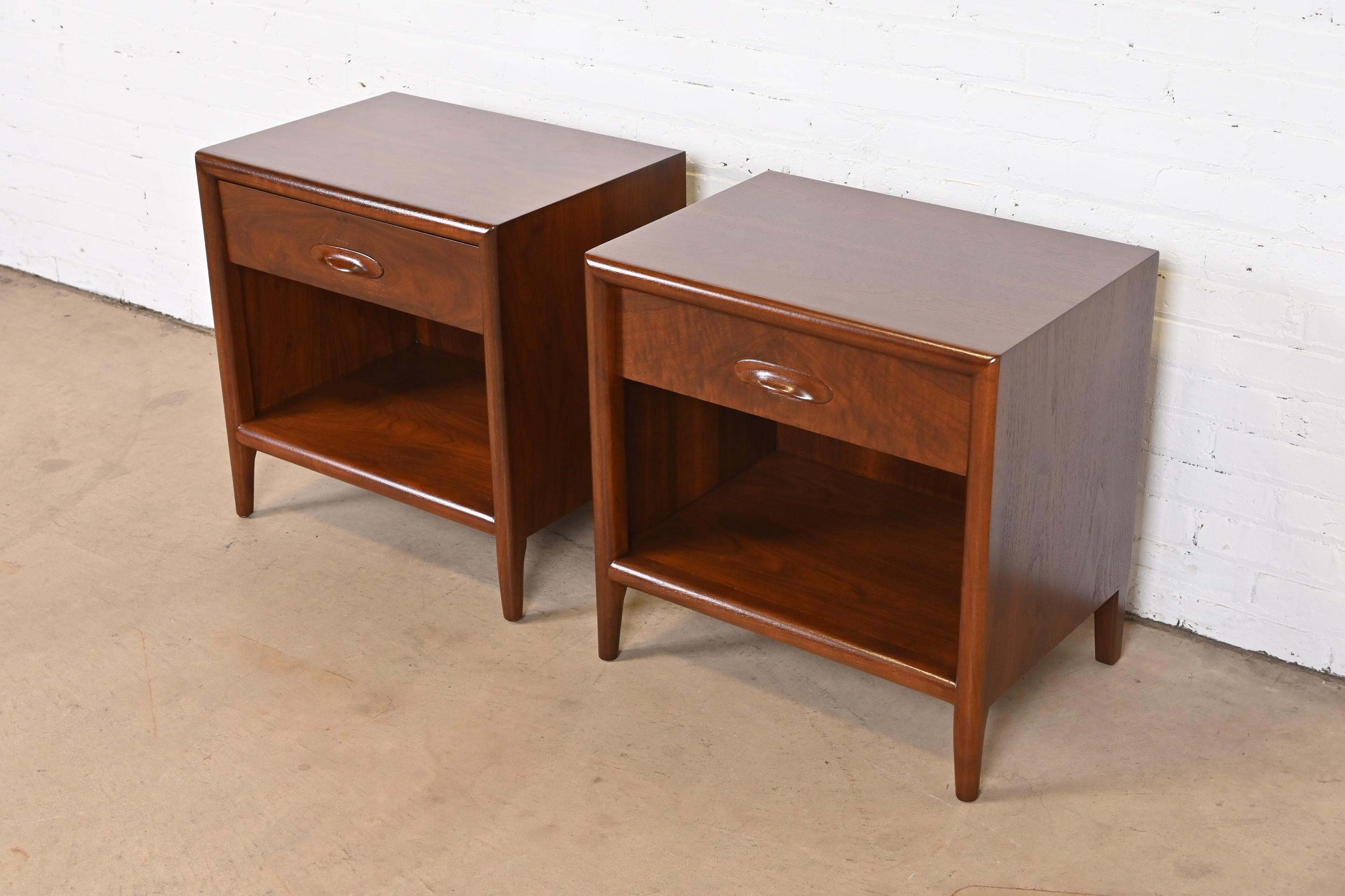 American T.H. Robsjohn-Gibbings for Widdicomb Sculpted Walnut Nightstands, Refinished For Sale