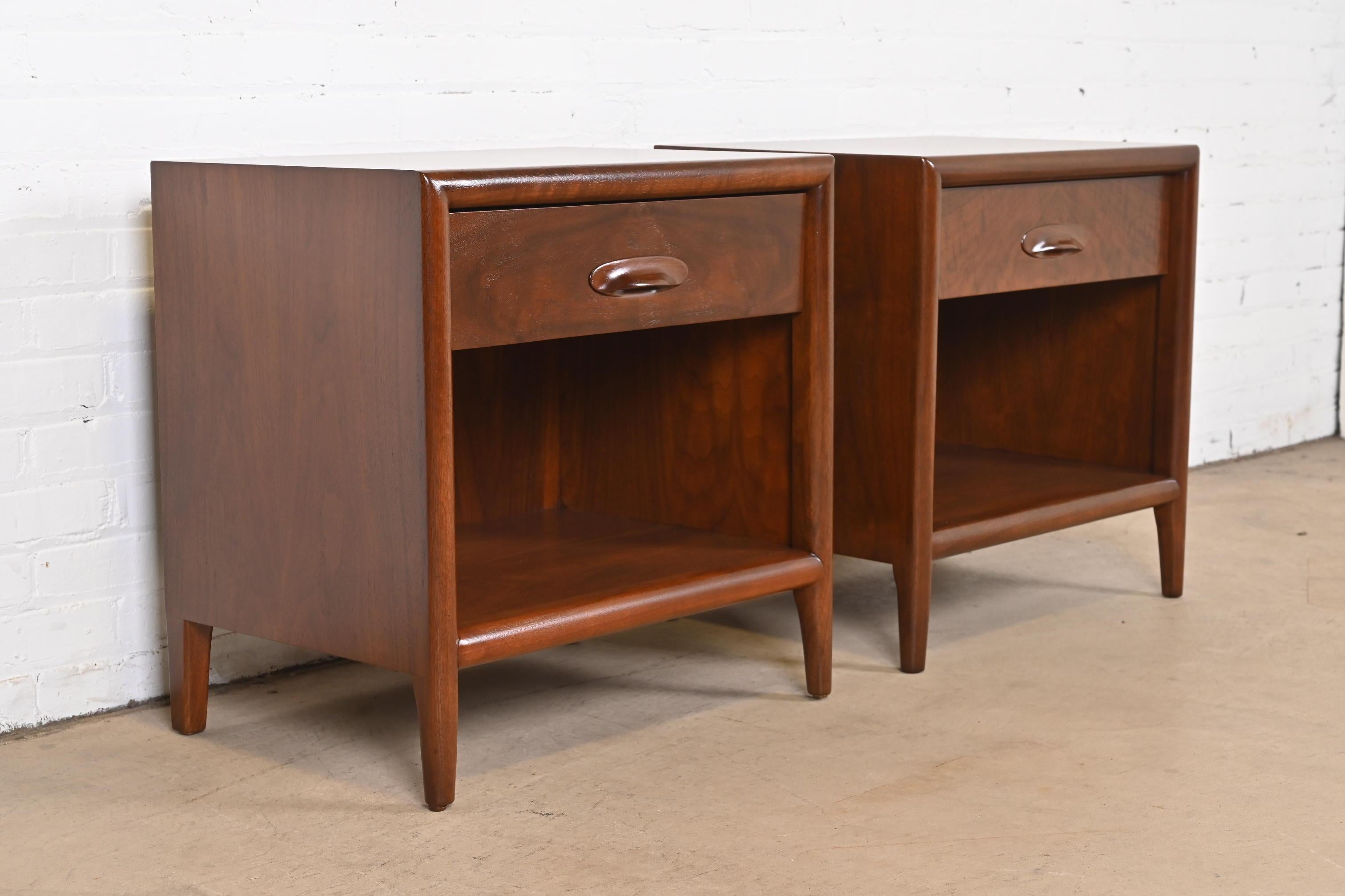 Mid-20th Century T.H. Robsjohn-Gibbings for Widdicomb Sculpted Walnut Nightstands, Refinished For Sale