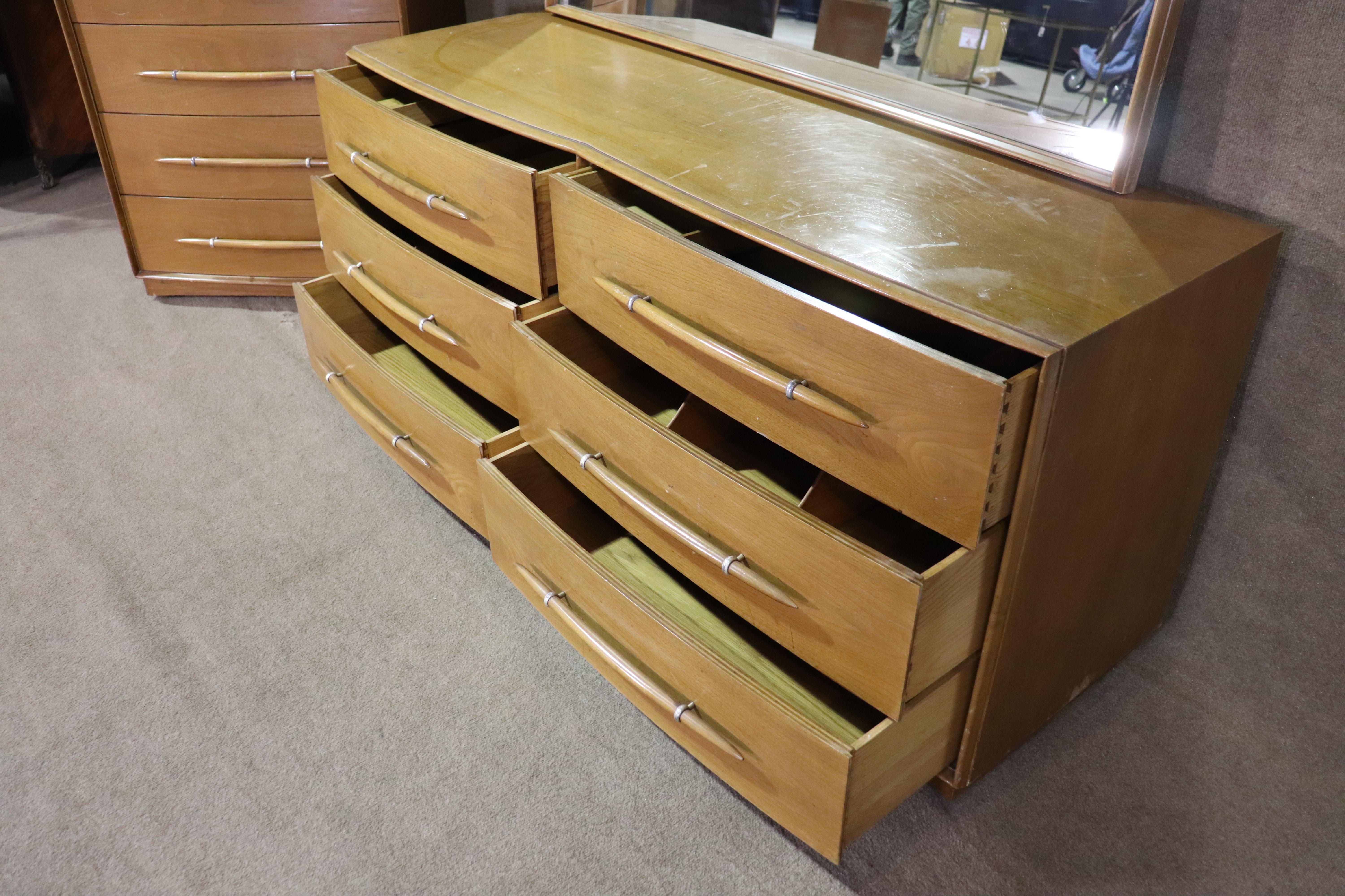 Walnut T.H. Robsjohn-Gibbings for Widdicomb Set For Sale