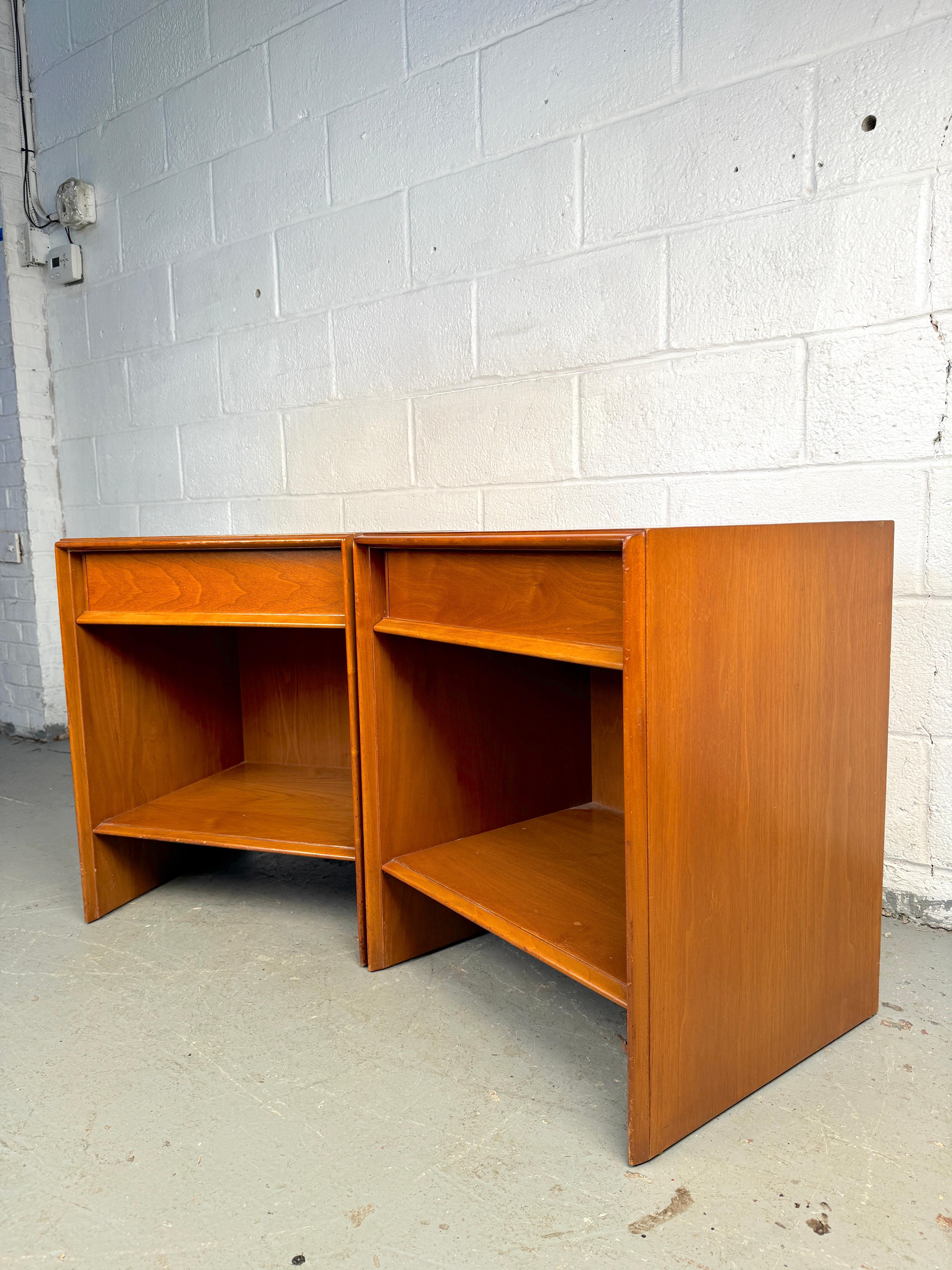 T.H. Robsjohn-Gibbings for Widdicomb Walnut Nightstands For Sale 10
