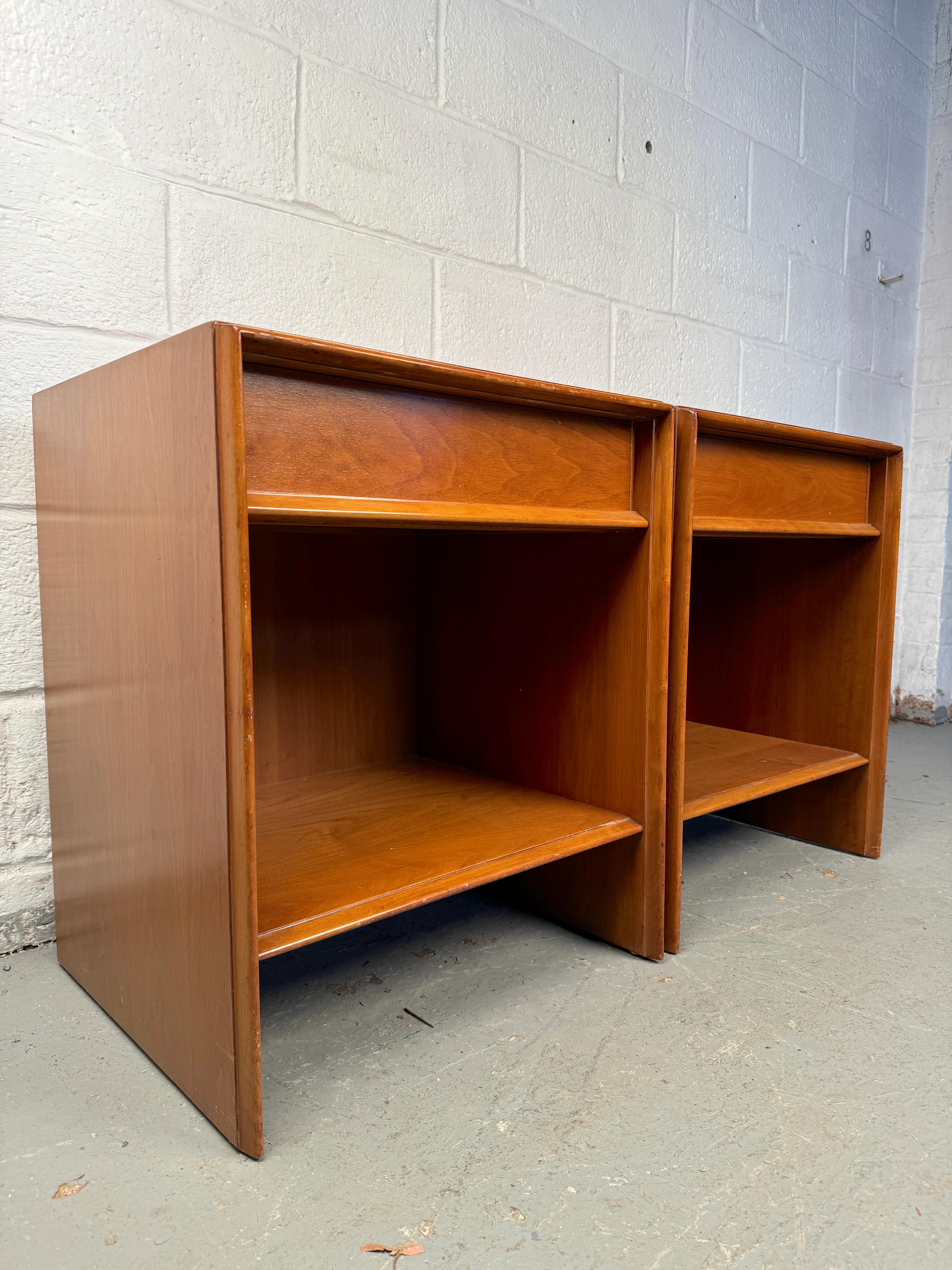 T.H. Robsjohn-Gibbings for Widdicomb Walnut Nightstands For Sale 11