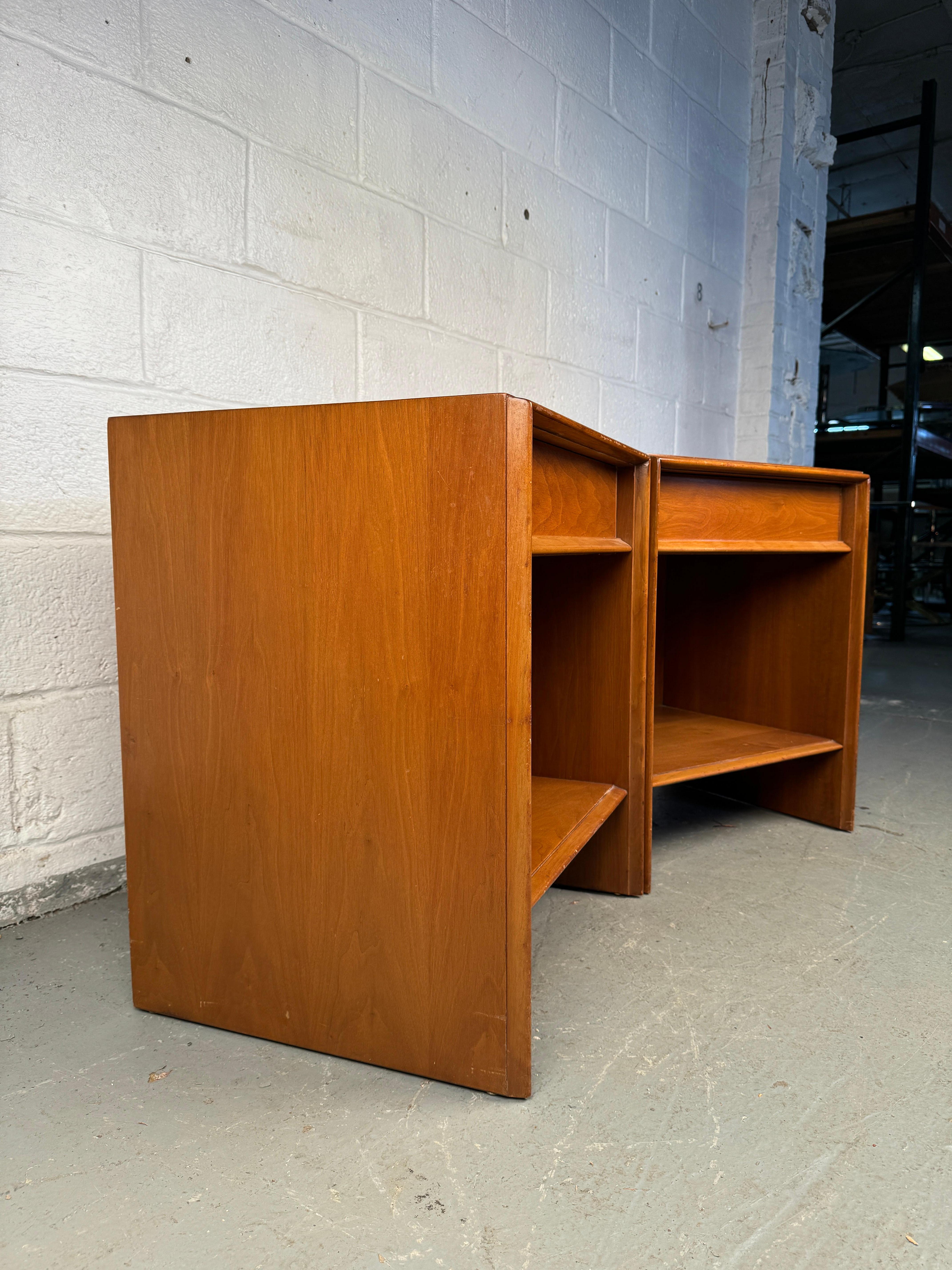 Mid-Century Modern T.H. Robsjohn-Gibbings for Widdicomb Walnut Nightstands For Sale