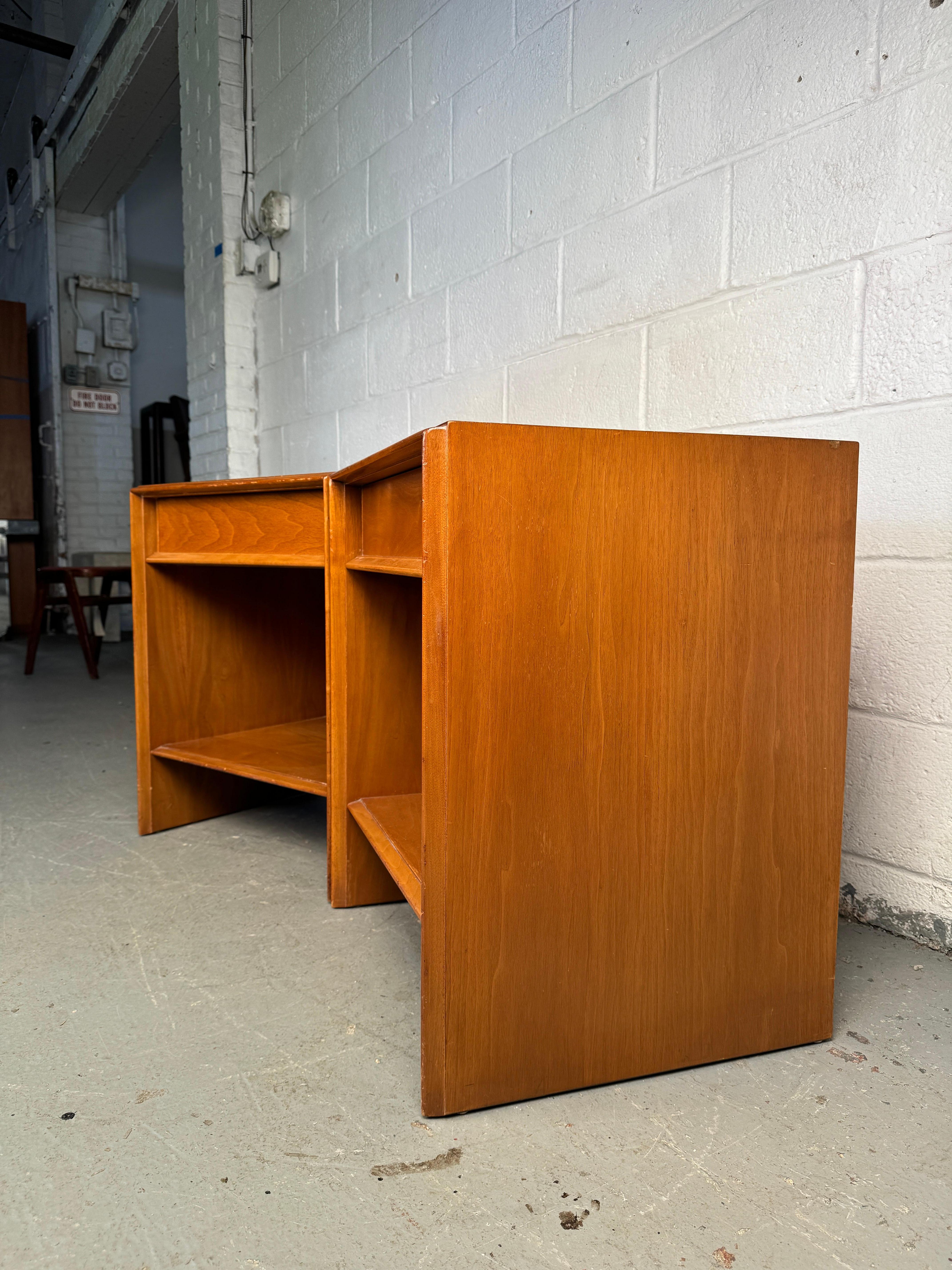 American T.H. Robsjohn-Gibbings for Widdicomb Walnut Nightstands For Sale
