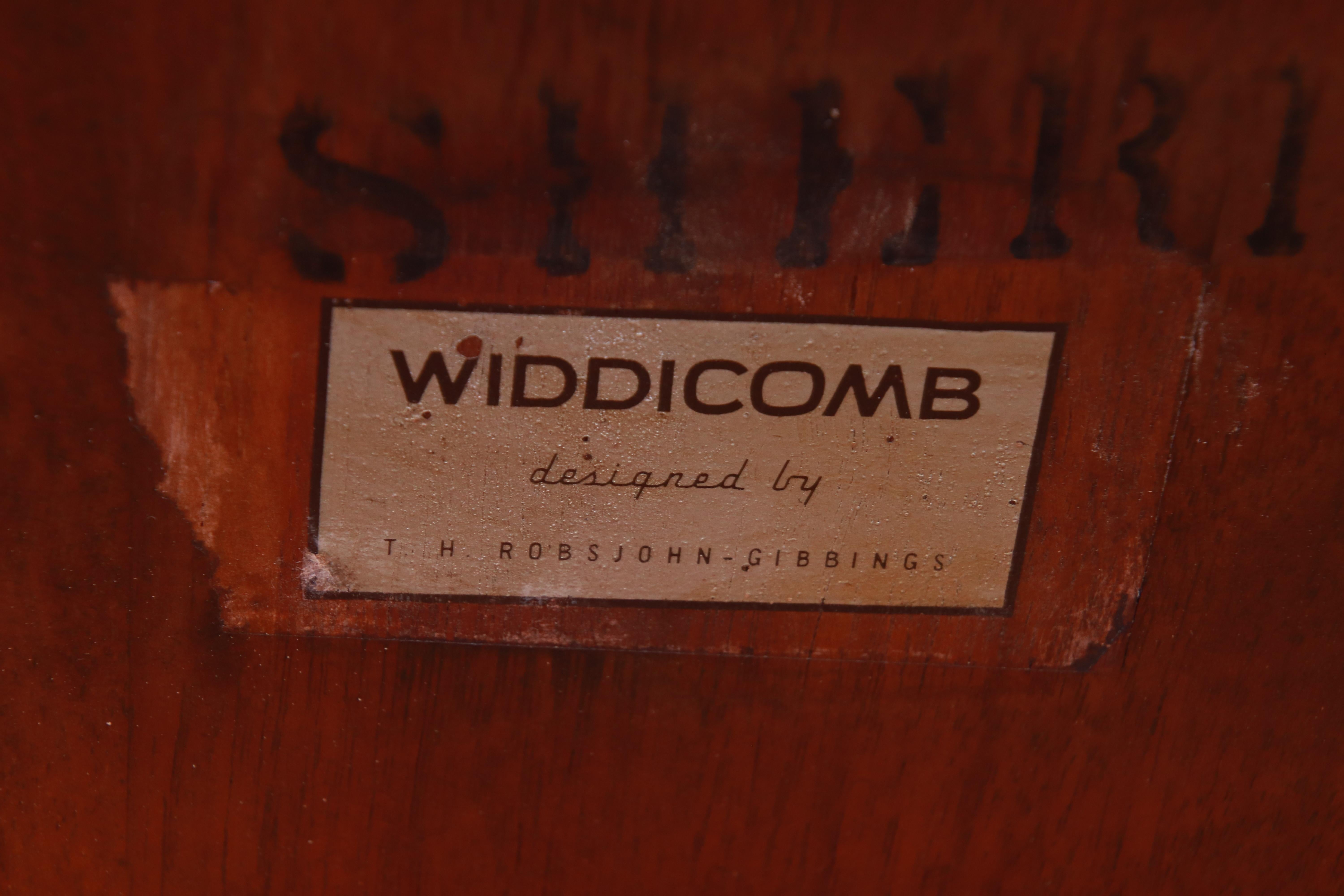 T.H. Robsjohn-Gibbings for Widdicomb Walnut Saber Leg Dining Table, Refinished 7