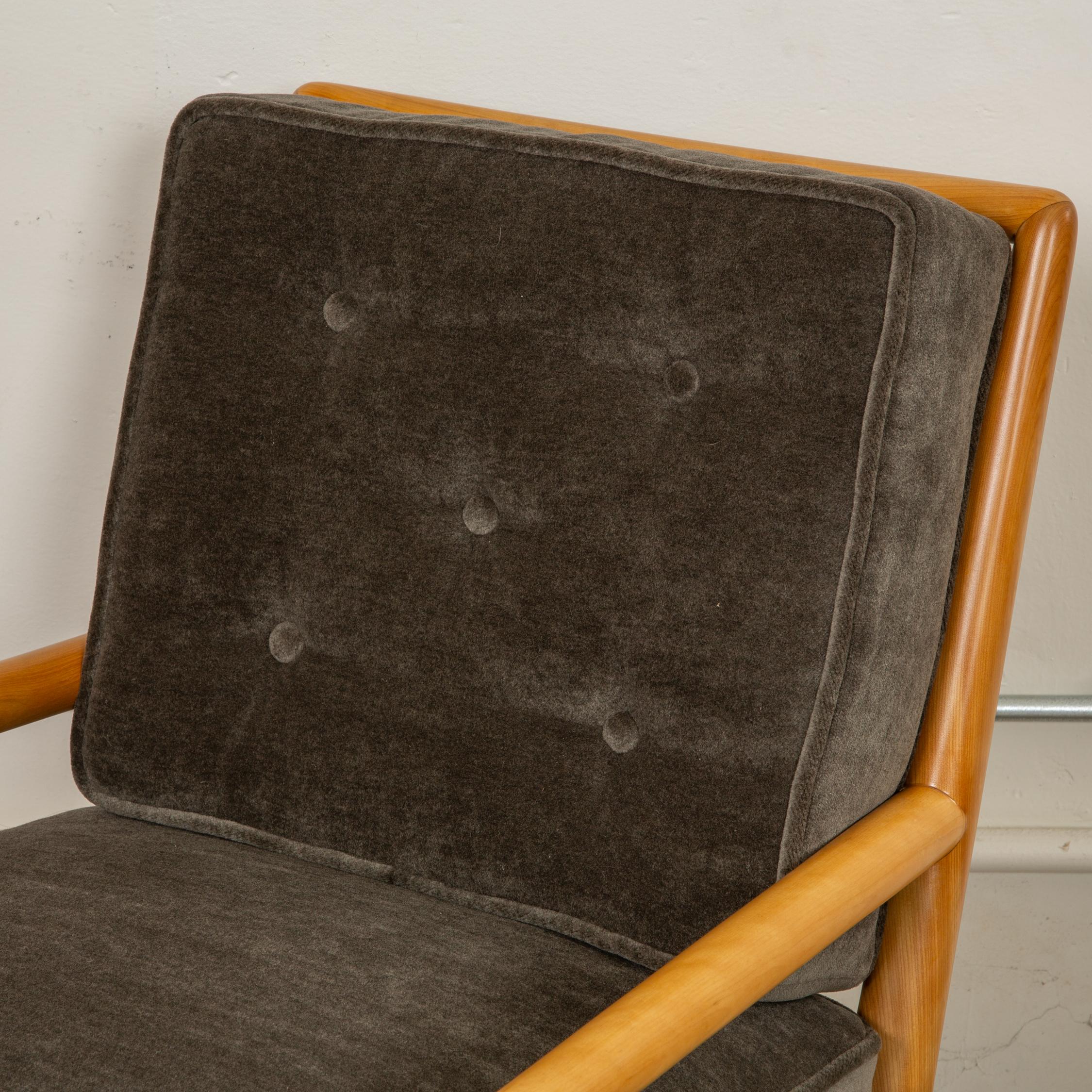 American T.H Robsjohn-Gibbings Lounge Chair for Widdicomb in Gray Mohair