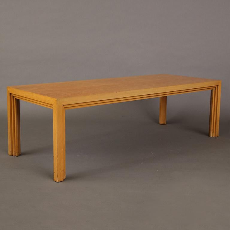 T.H. Robsjohn-Gibbings
Rectangular low coffee table in walnut 
with stepped back legs.
American, circa 1960

Provenance:
Private commission, Palm Springs, CA.
 