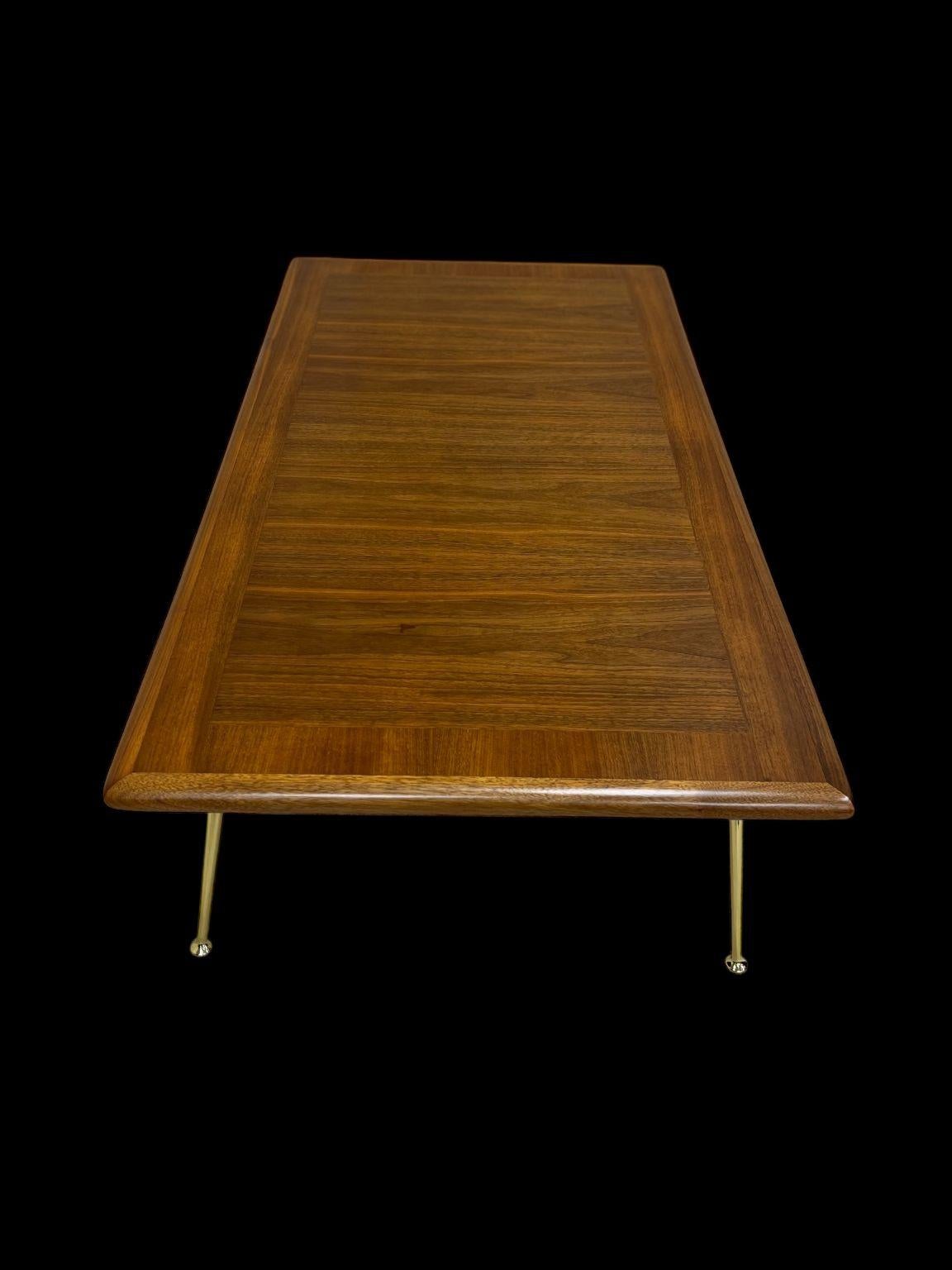 T.H. Tavolino da caffè in noce Robsjohn-Gibbings del metà secolo Modello 1786 Circa 1955 in vendita 5