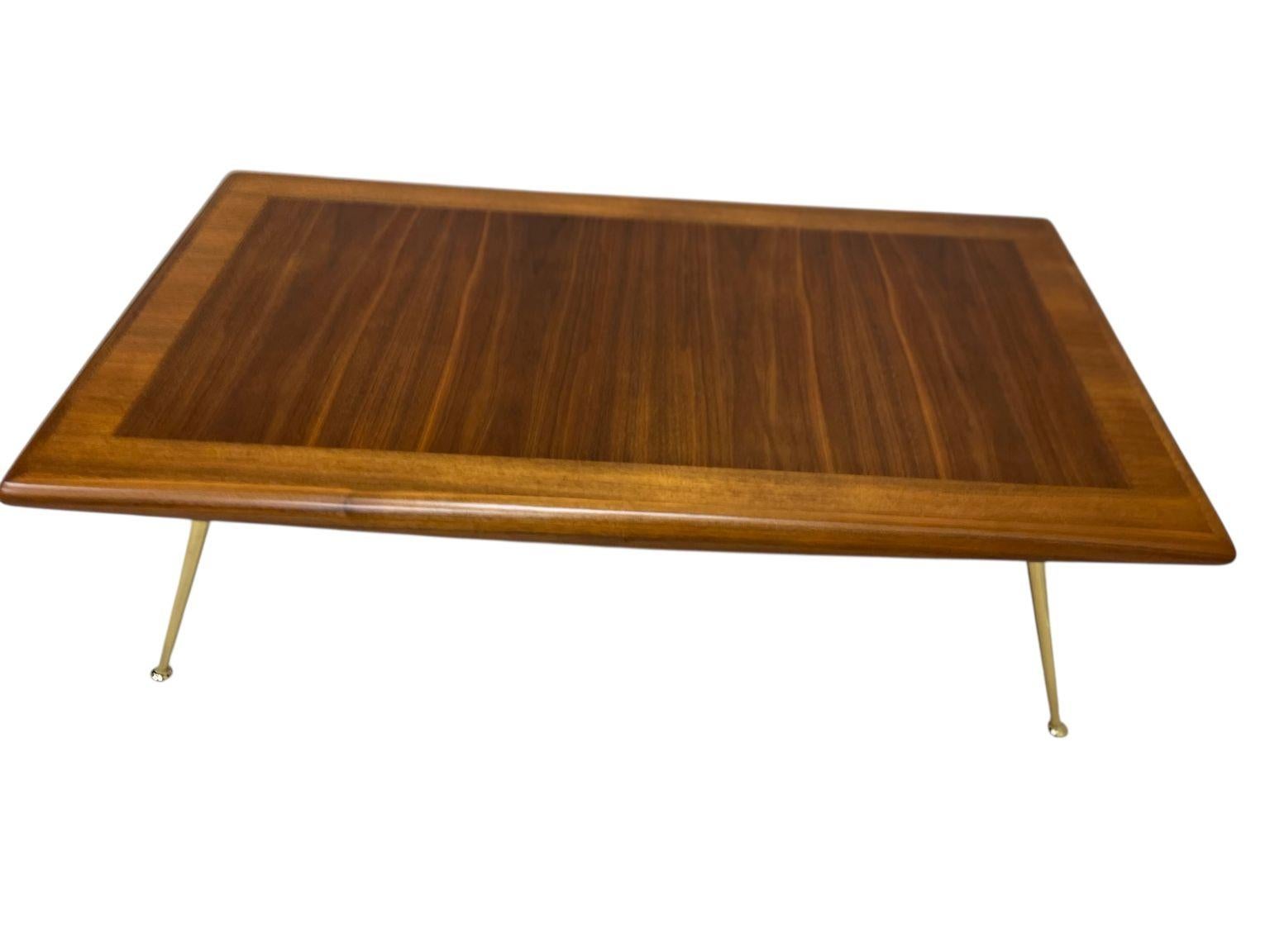 T.H. Tavolino da caffè in noce Robsjohn-Gibbings del metà secolo Modello 1786 Circa 1955 in vendita 6