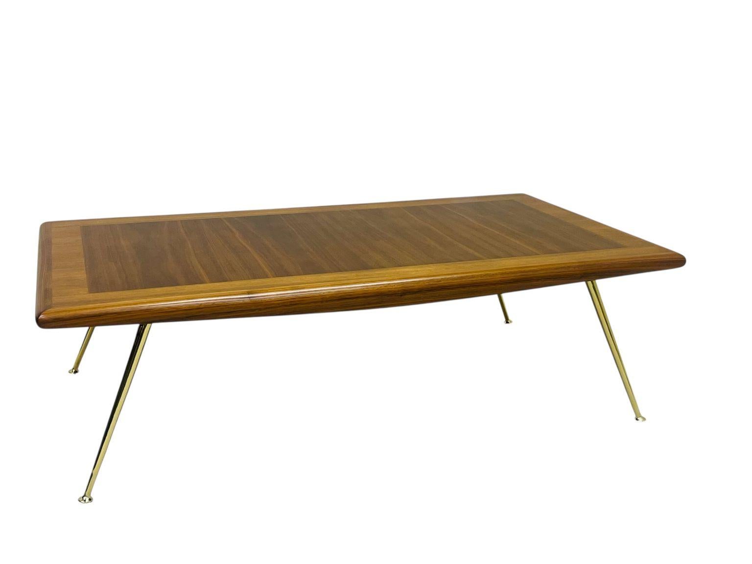 T.H. Tavolino da caffè in noce Robsjohn-Gibbings del metà secolo Modello 1786 Circa 1955 in vendita 9