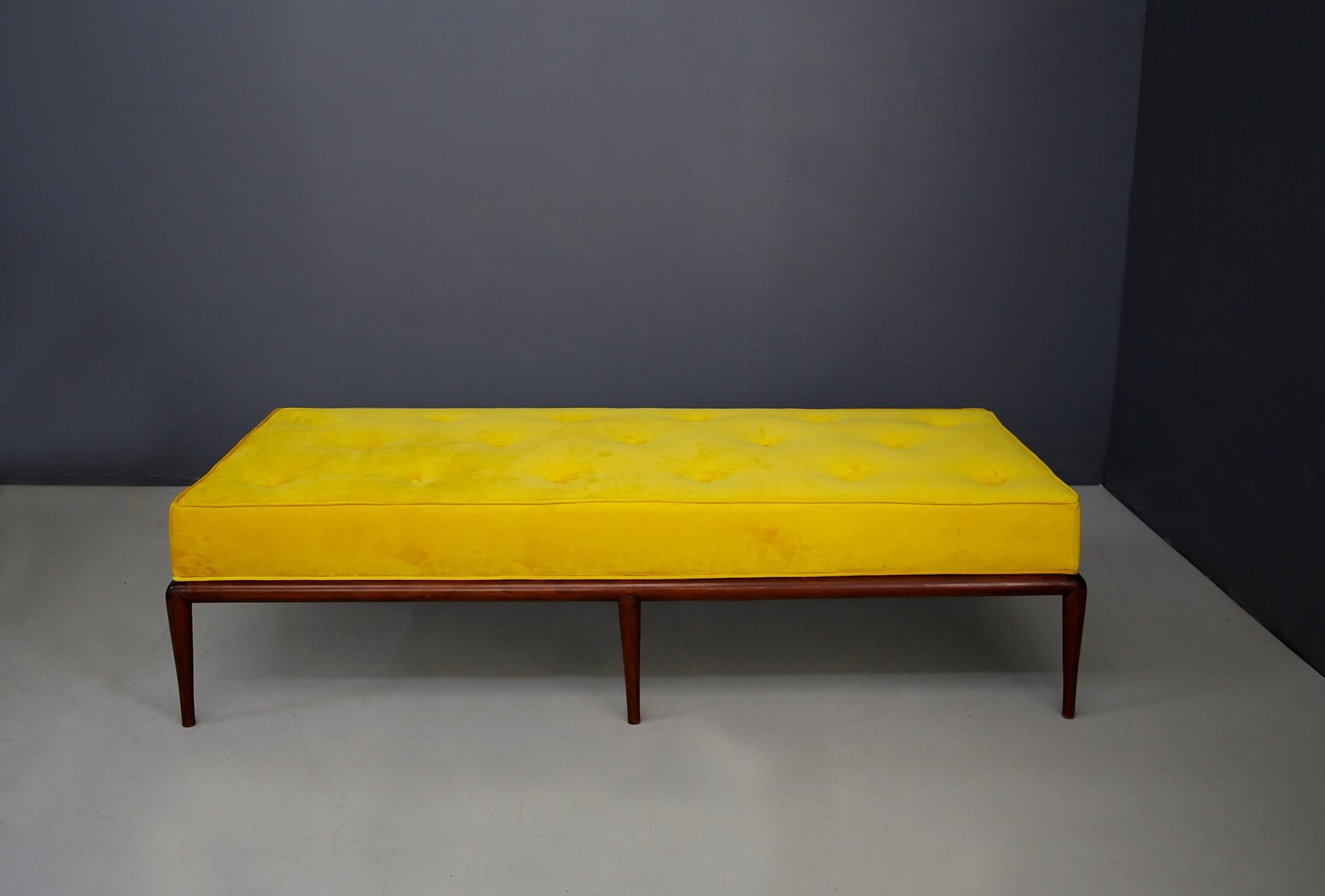 T.H. Robsjohn-Gibbings Midcentury DayBed in Velvet and Wood, Restored, 1950s In Good Condition In Milano, IT