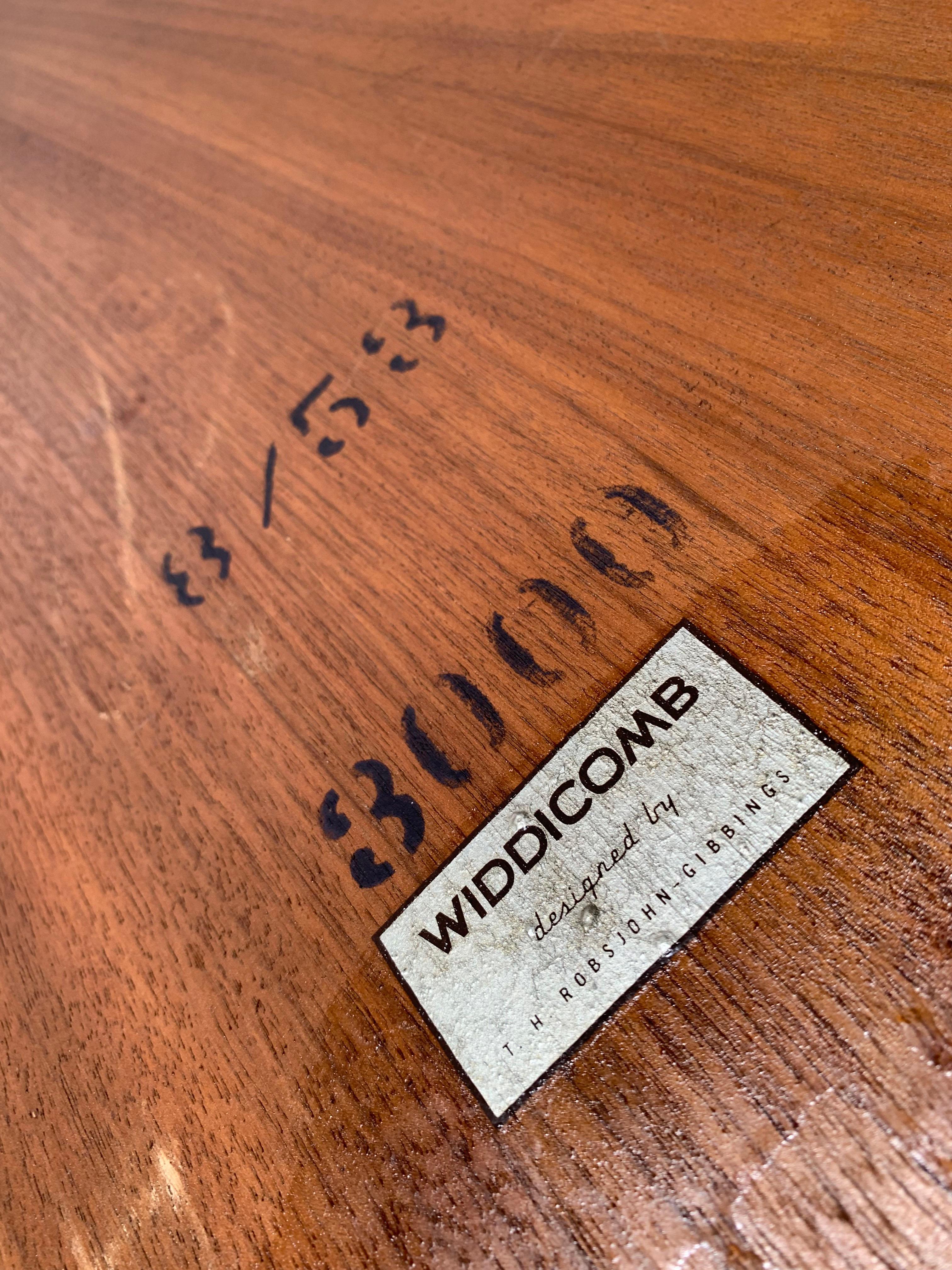T.H. Robsjohn Gibbings Occasional Side / End Table for Widdicomb In Good Condition For Sale In Chicago, IL