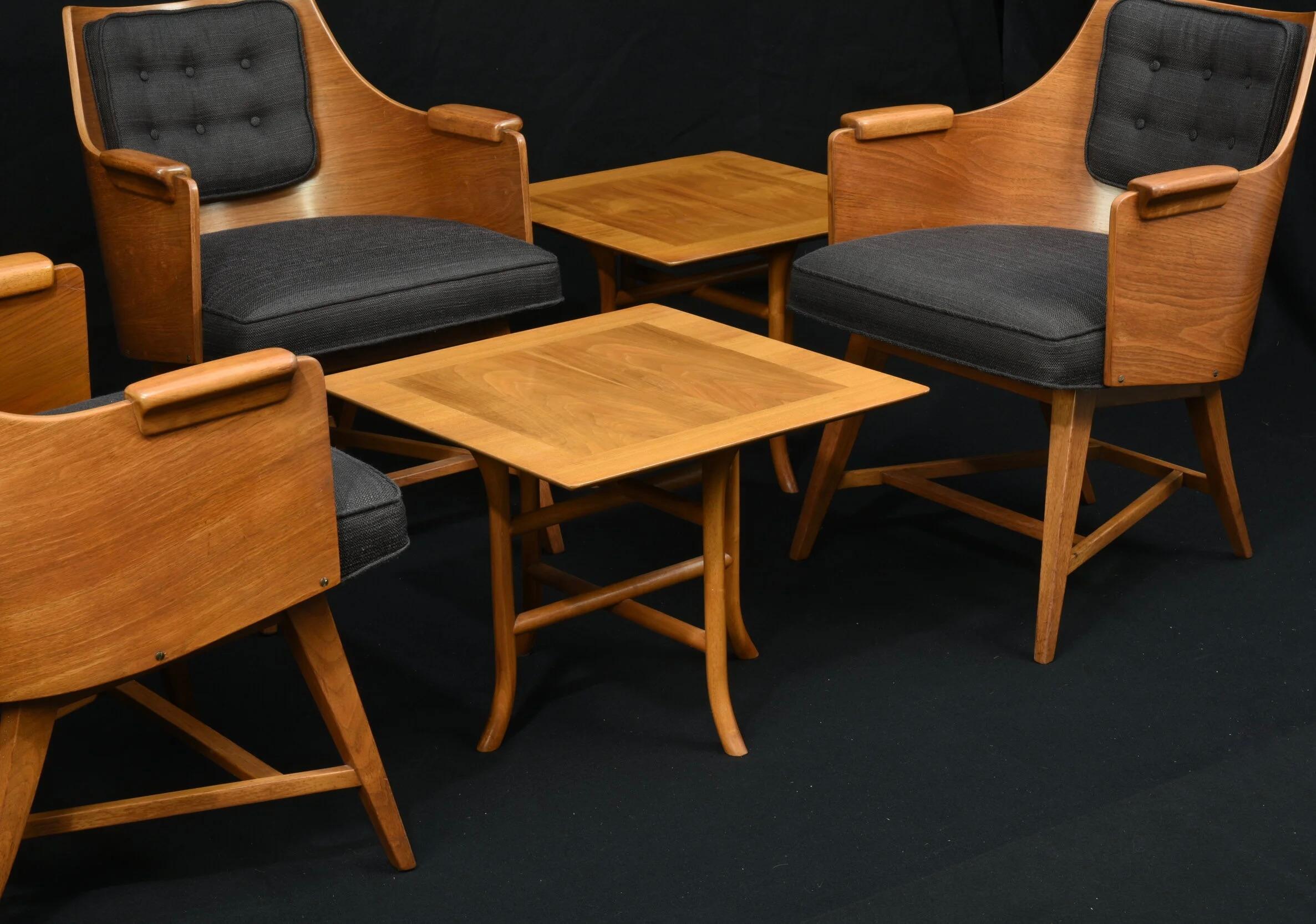 CIRCA Paire de tables d'appoint à pied sabre pour Widdicomb, vers 1950 Bon état - En vente à Troy, MI