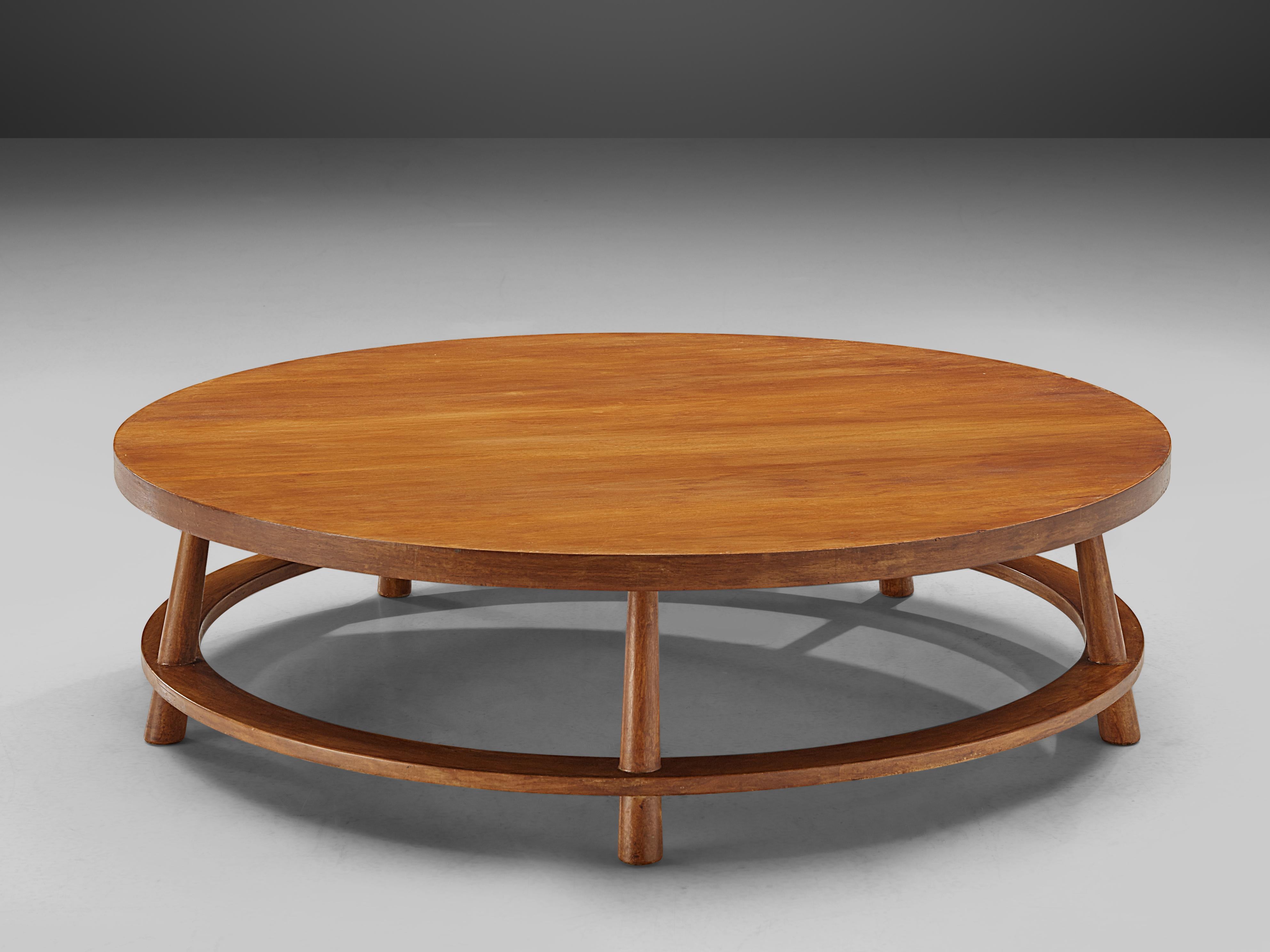 T.H. Robsjohn-Gibbings for Widdicomb, coffee table '48', walnut, United States, 1948

This round coffee table was designed by Robsjohn-Gibbings for Widdicomb in 1948. The table features a solid walnut frame and a walnut top. It stands on five