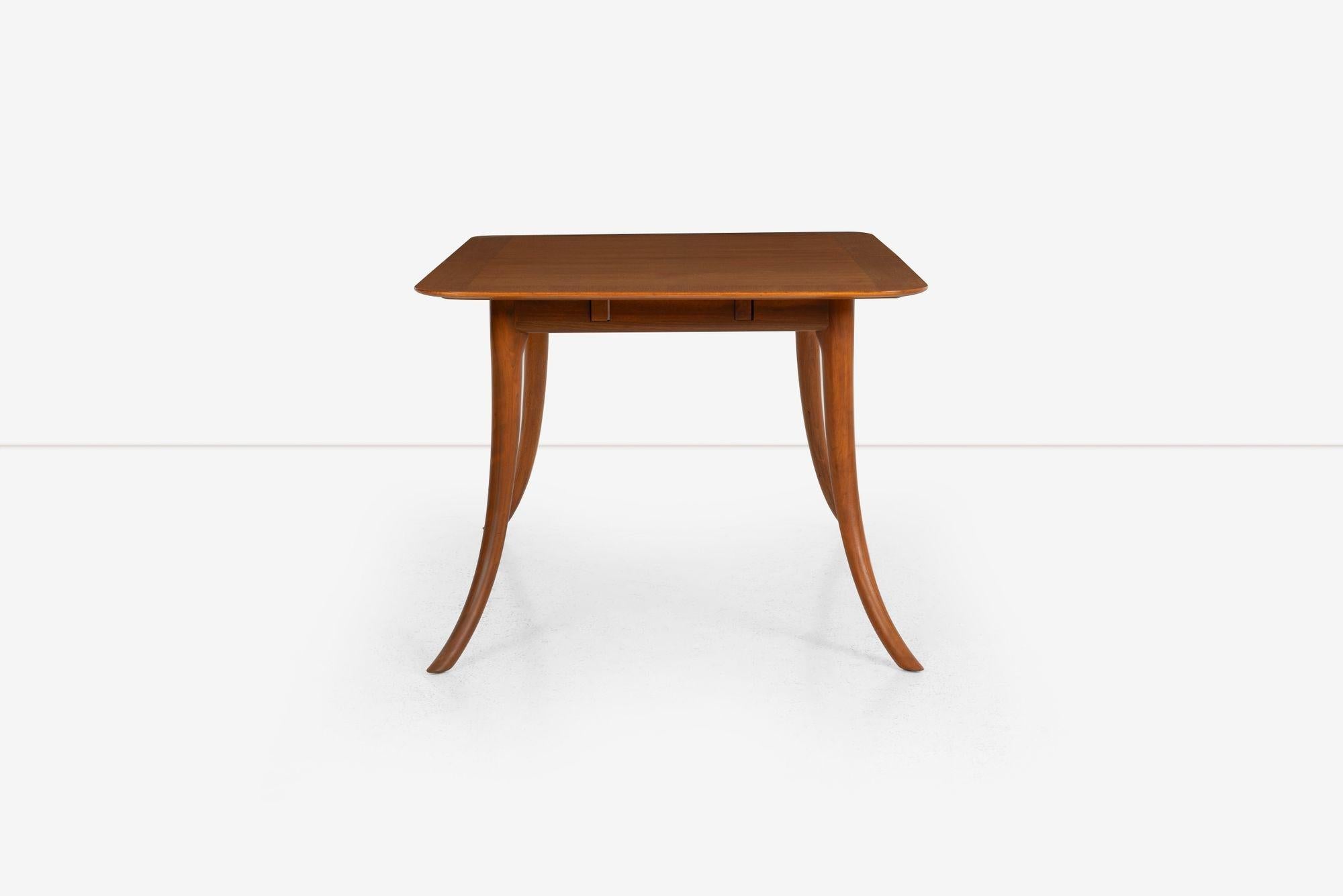 T.H. Robsjohn Gibbings Table de salle à manger à pieds de sabre en vente 1