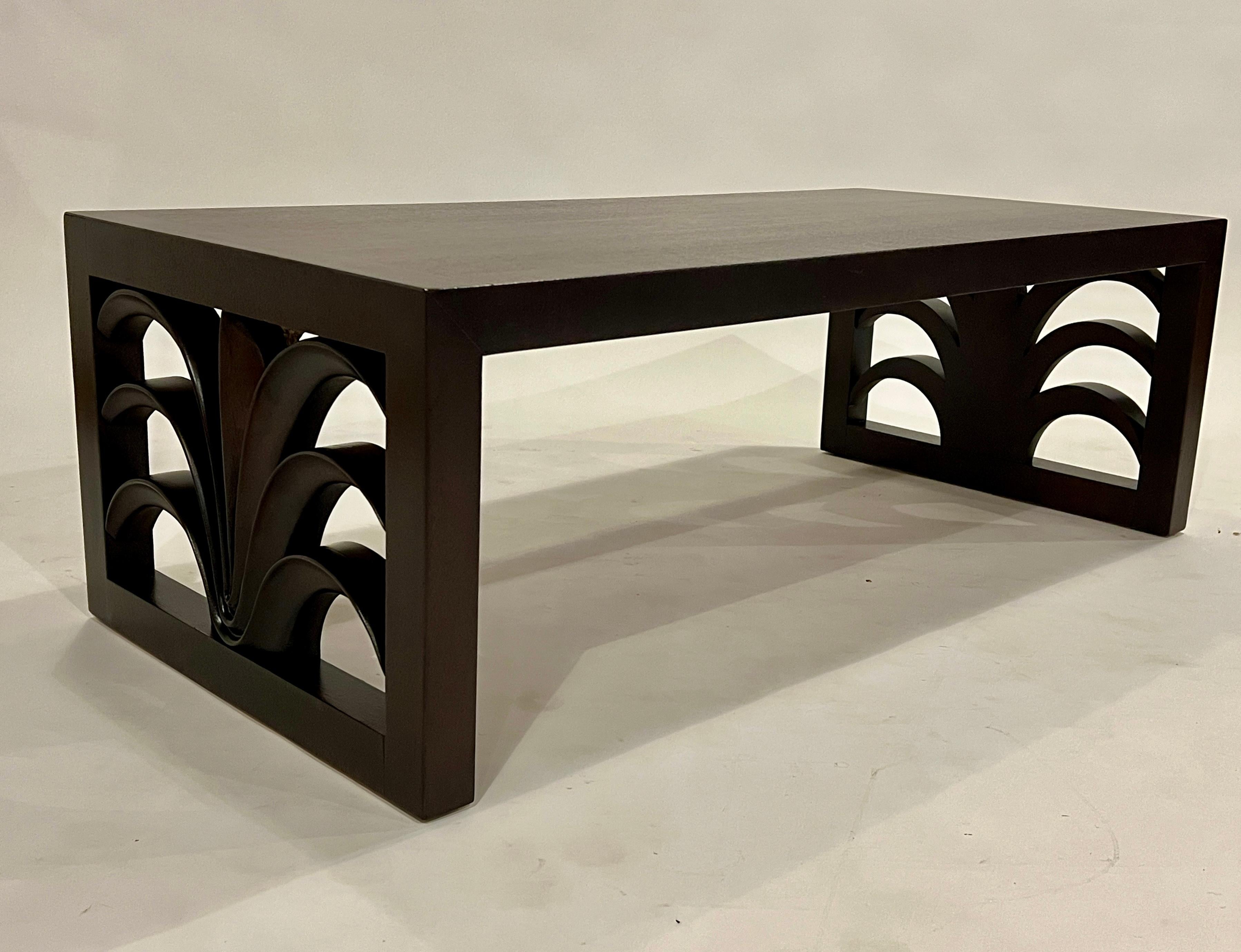 T.H. Robsjohn Gibbings Table Bench In Good Condition For Sale In Chicago, IL