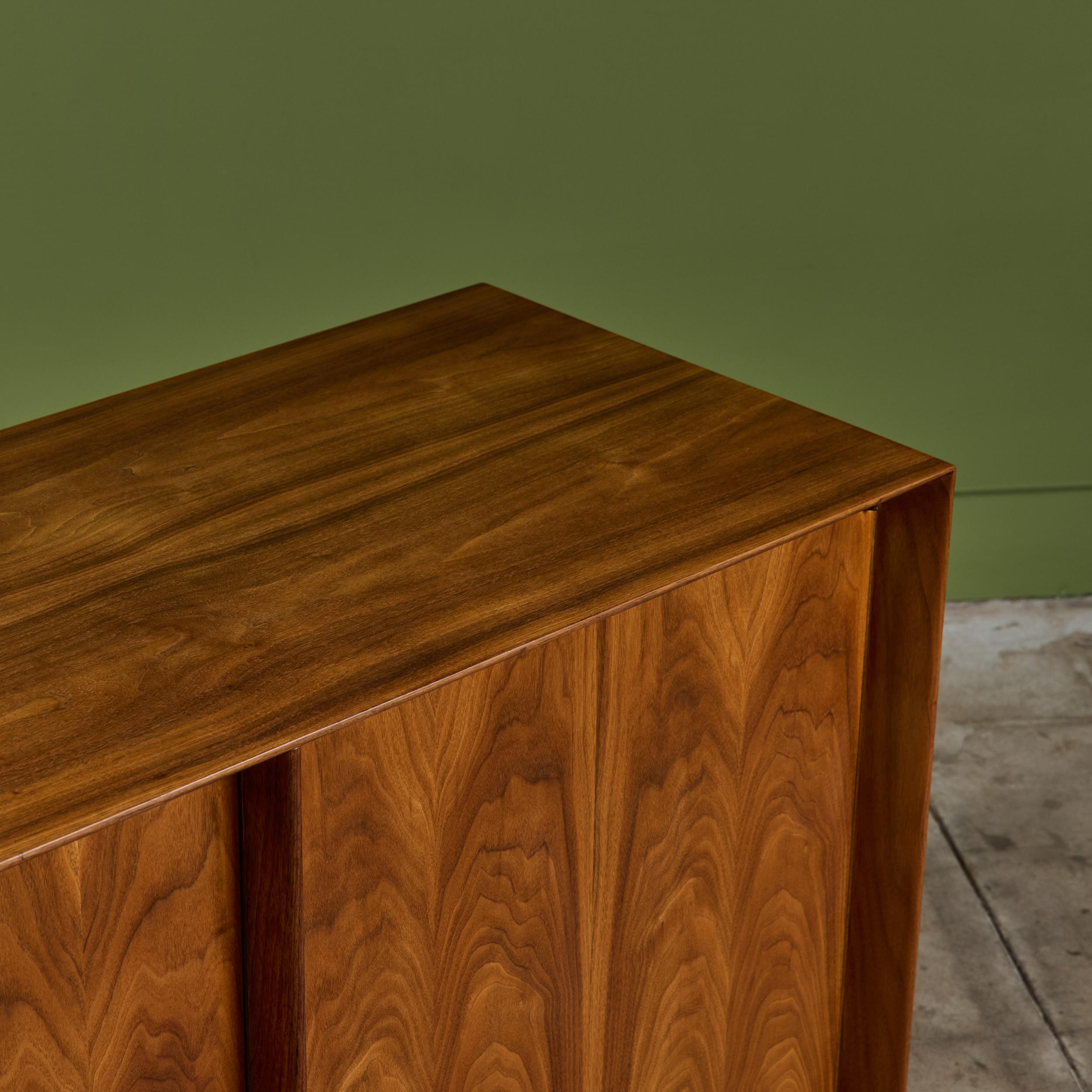 T.H. Robsjohn Gibbings Two Door Credenza for Widdicomb For Sale 8