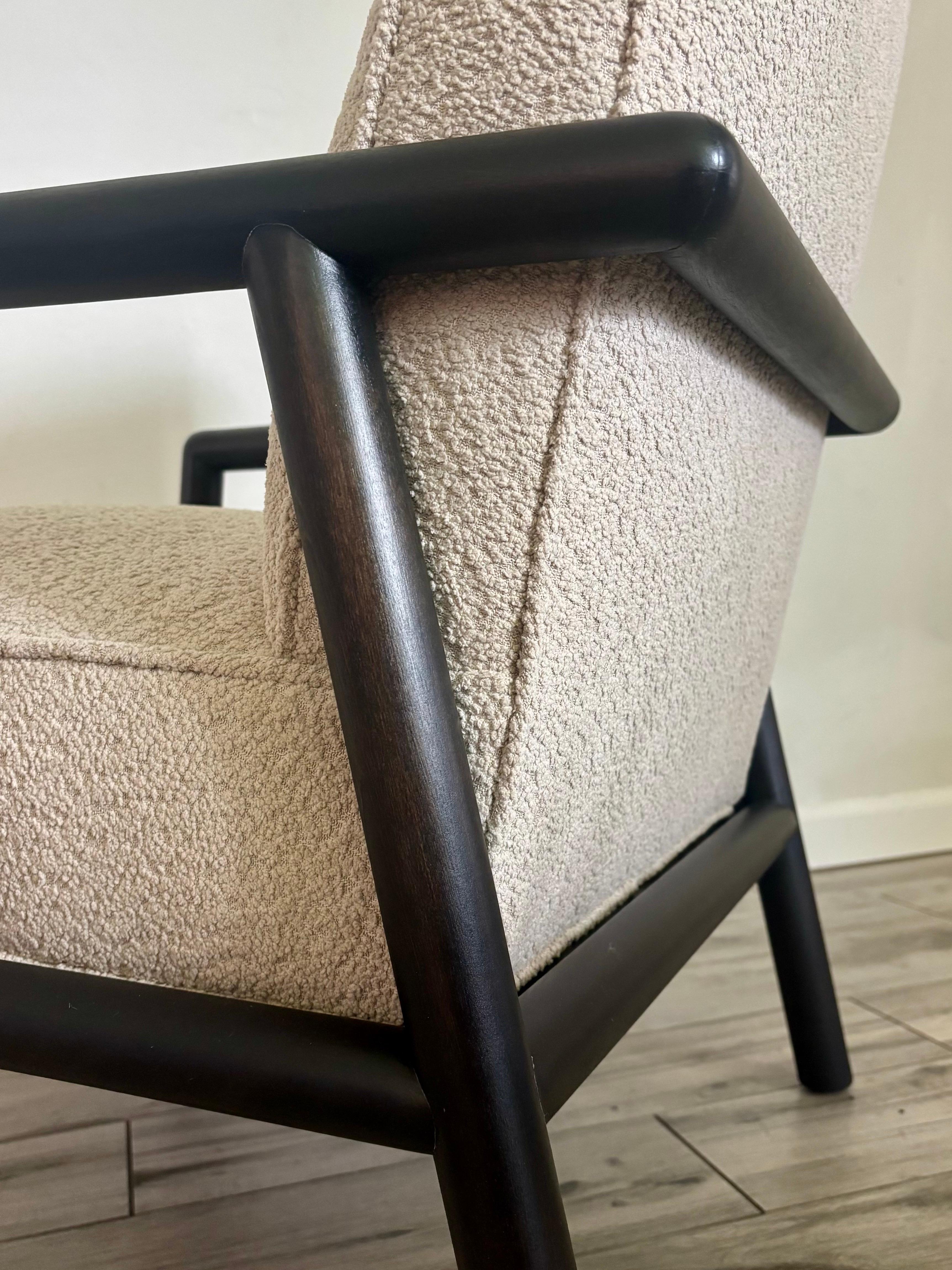 T.H. Robsjohn-Gibbings Silla de Salón Vintage Ebonizada con Bouclé Crema en venta 1