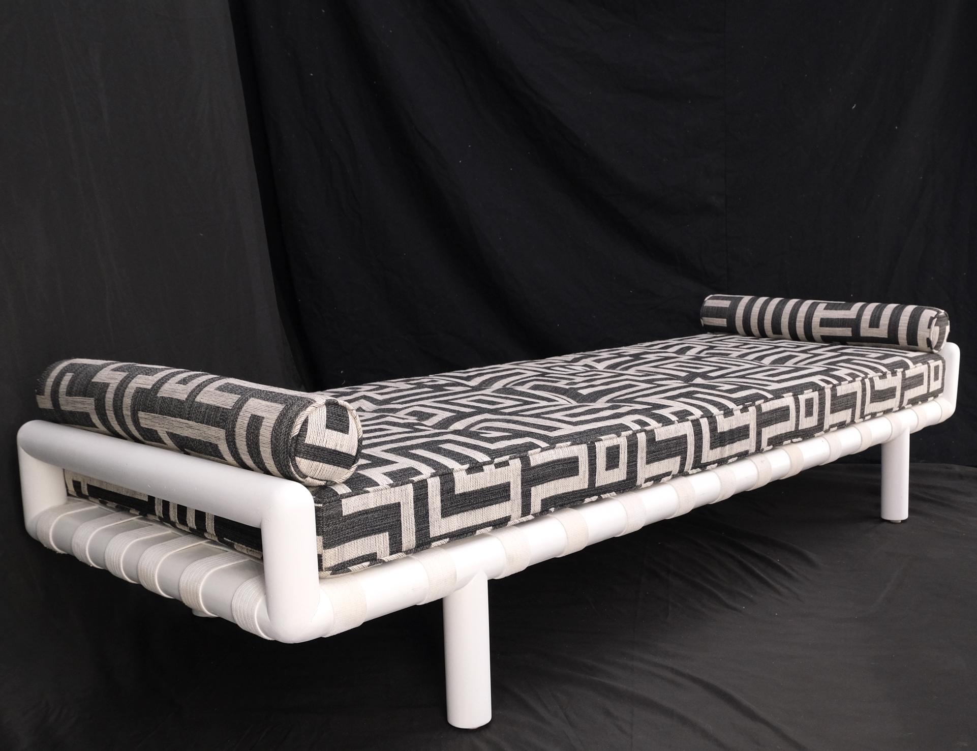 T.H. Robsjohn-Gibbings White Lacquered Walnut Daybed New Abstract Upholstery  For Sale 4