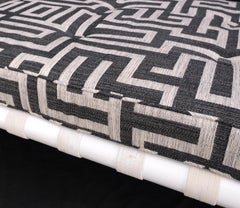 T.H. Robsjohn-Gibbings Daybed Nogal Lacado Blanco Nueva Tapicería Abstracta