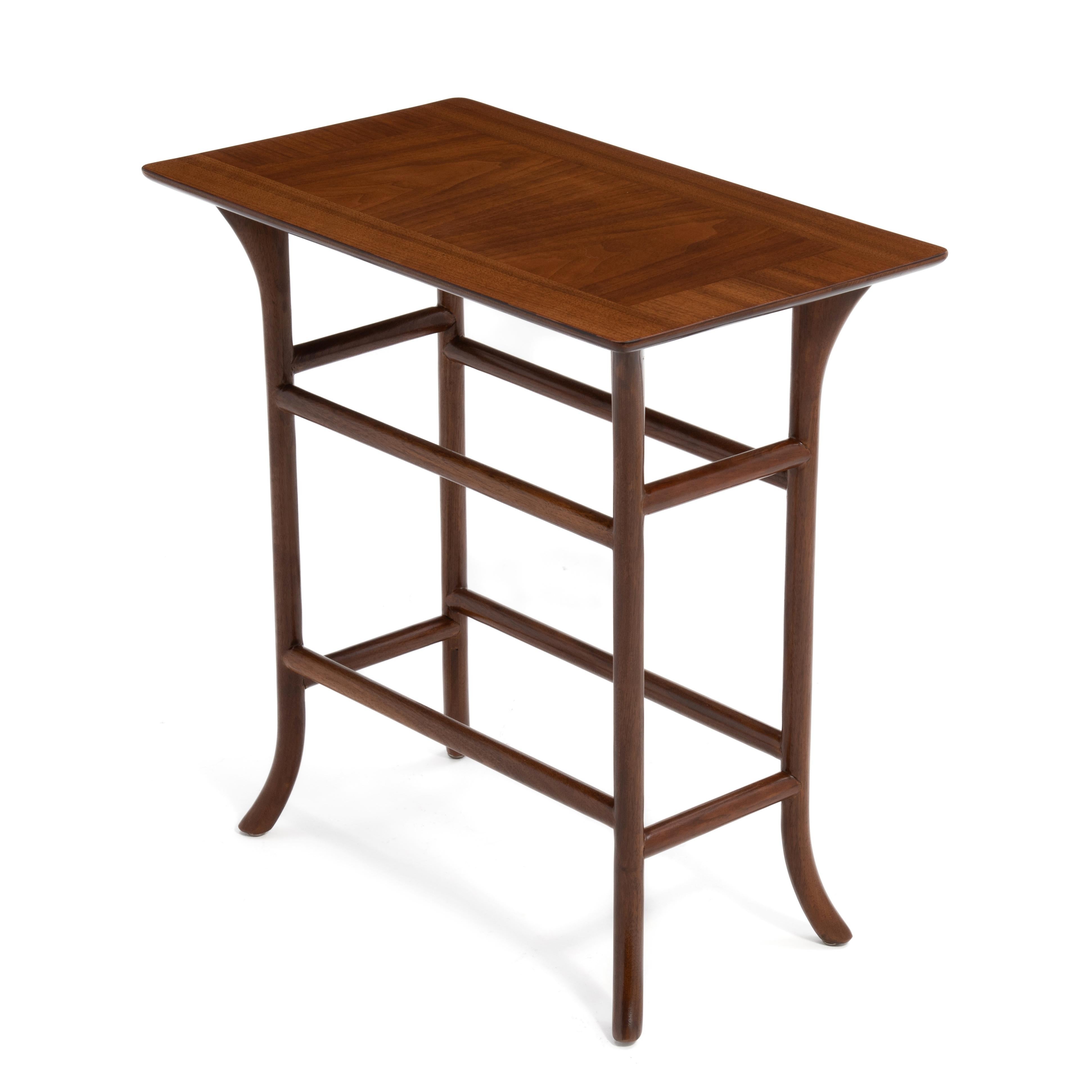 American T.H. Robsjohn Gibbings Widdicomb Klismos Banded Mahogany Side Lamp Table For Sale