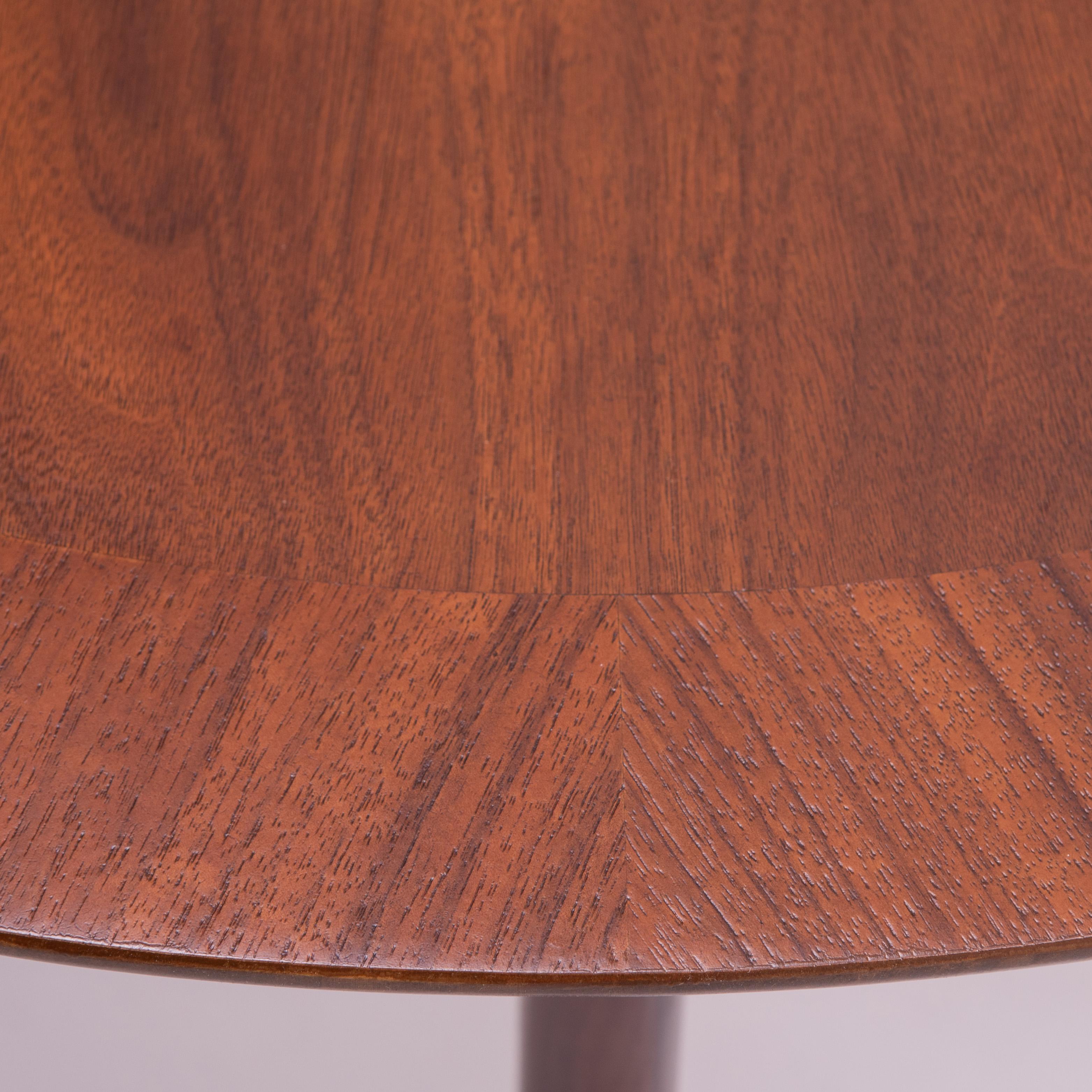 T.H.. Robsjohn Gibbings Widdicomb Klismos Round Saber Leg Lamp Table 1955 For Sale 6