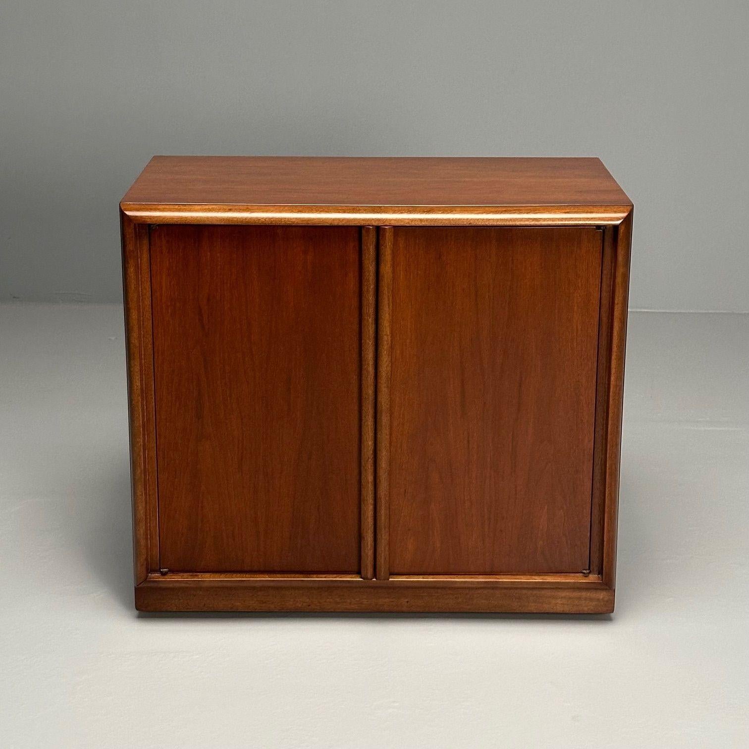 Mid-Century Modern T.H. Robsjohn Gibbings, Widdicomb, armoire moderne du milieu du siècle, noyer, États-Unis, années 1950 en vente