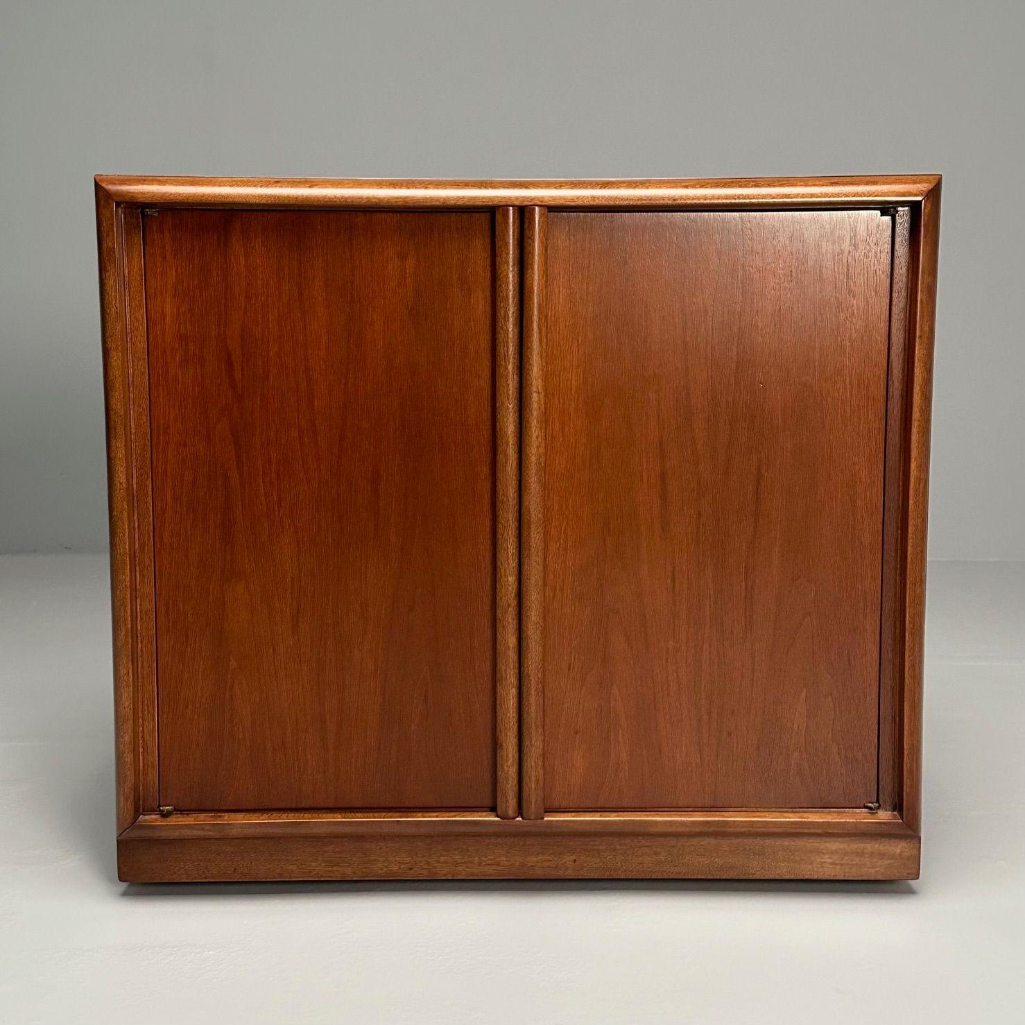 Mid-20th Century T.H. Robsjohn Gibbings, Widdicomb, Mid-Century Modern Cabinet, Walnut, USA 1950s For Sale