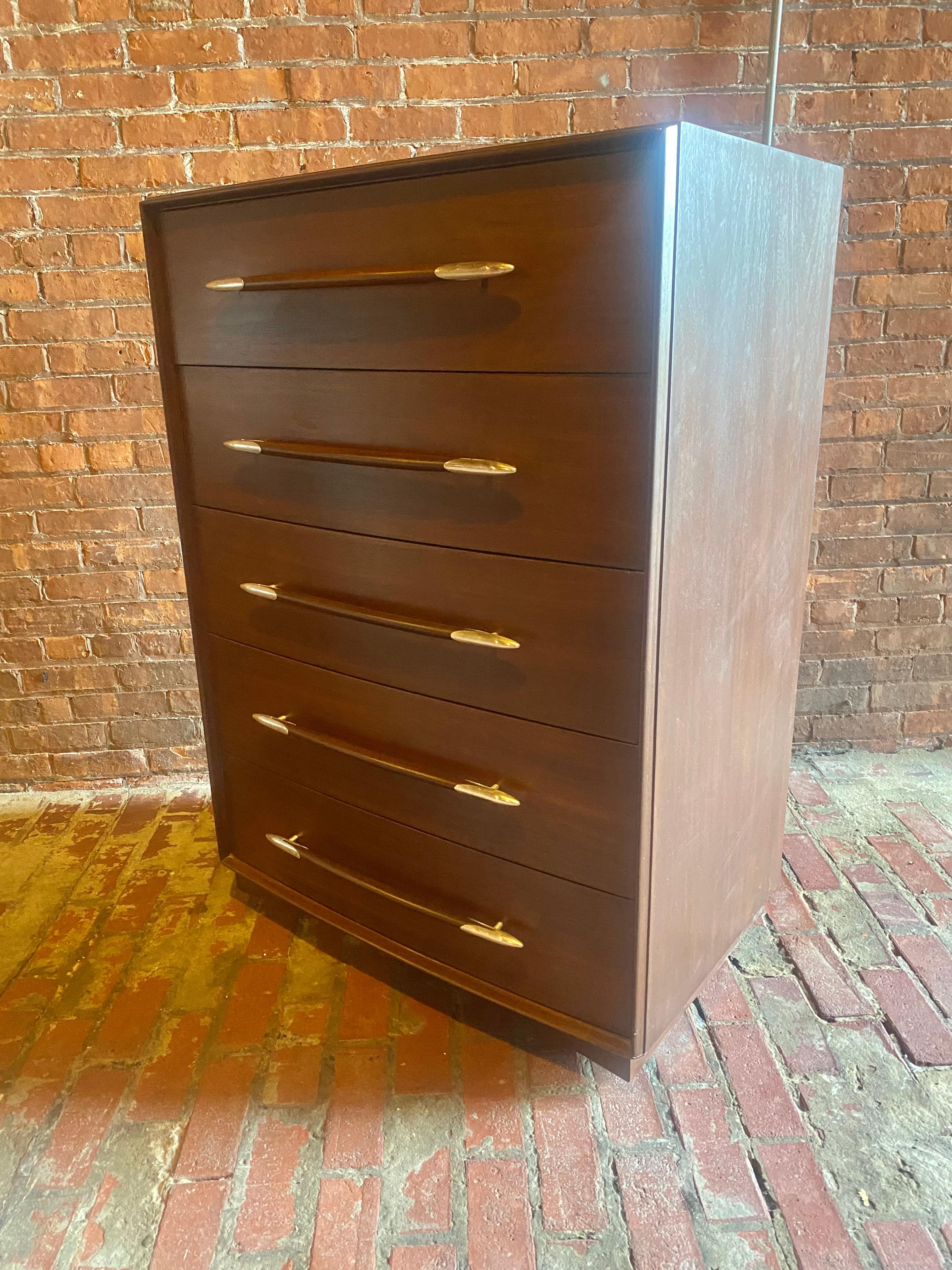 T.H. Robsjohn-Gibbings Widdicomb Tall Walnut Dresser with Spear Shaped Handles In Good Condition For Sale In Buffalo, NY
