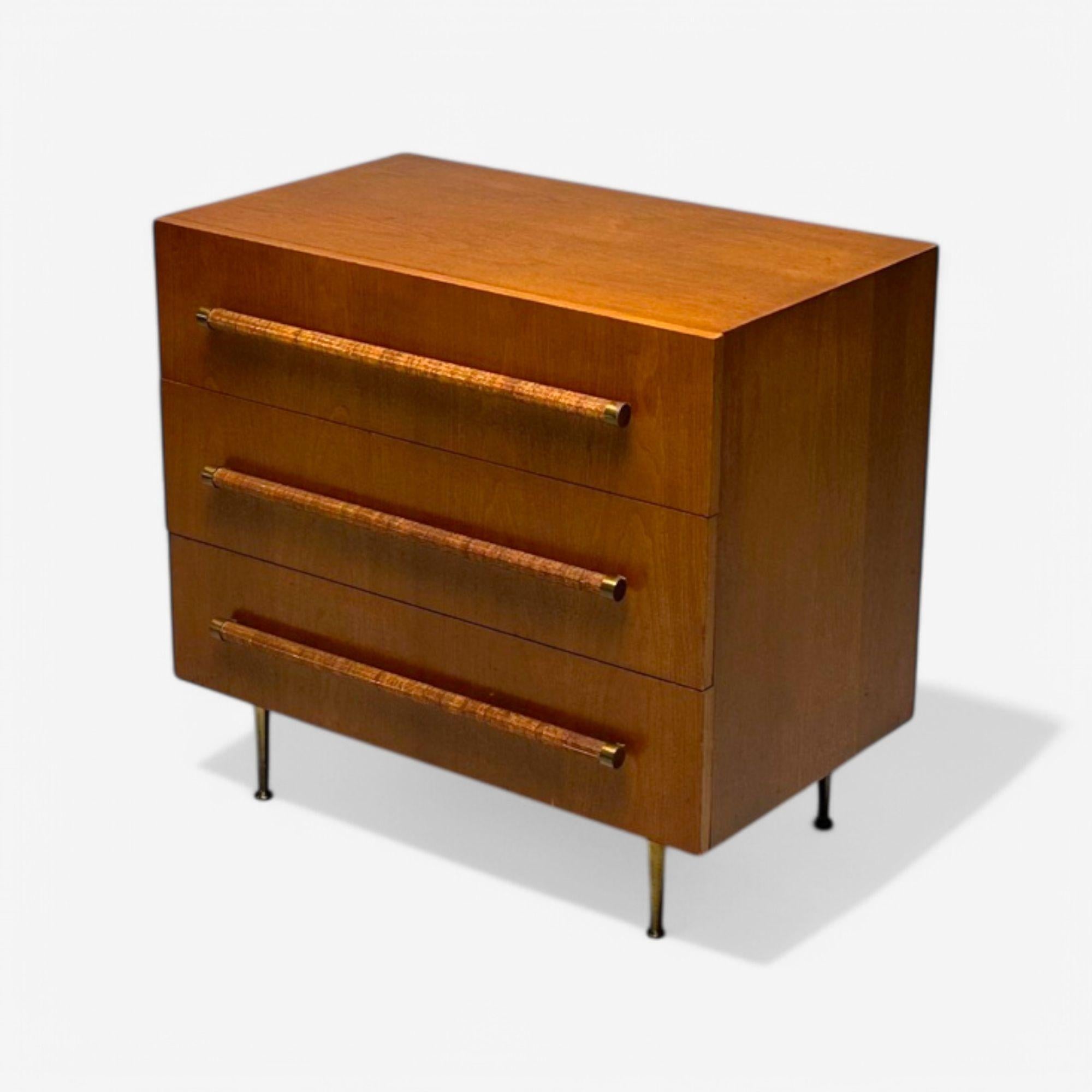 Americano T.H. Robsjohn-Gibbings, Widdicomb, mobile in noce, canna, ottone, USA, anni '50 in vendita
