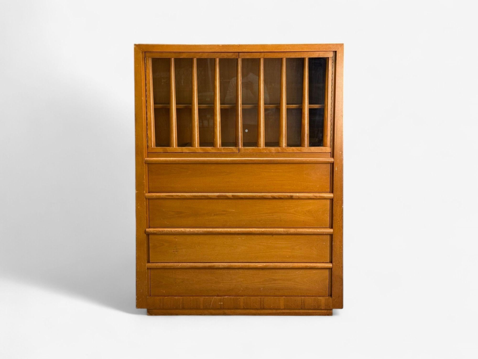 Mid-Century Modern T.H. Robsjohn Gibbings, Widdicomb, Walnut, Highboy Secretary, États-Unis, années 1960 en vente