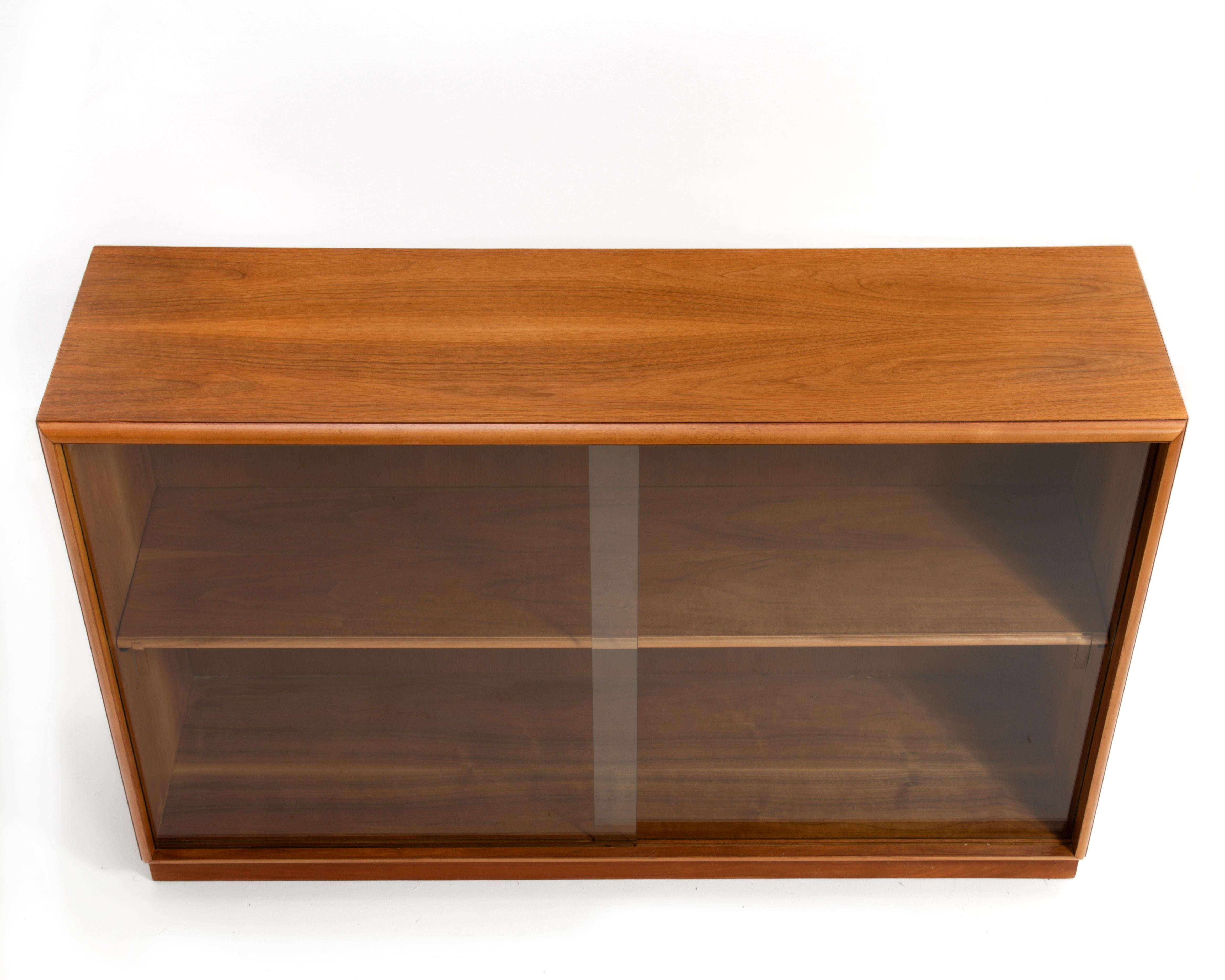 Mid-20th Century T.H. Robsjohn Gibbings Widdicomb Walnut Sliding Glass Door Bookcase Mid Century For Sale
