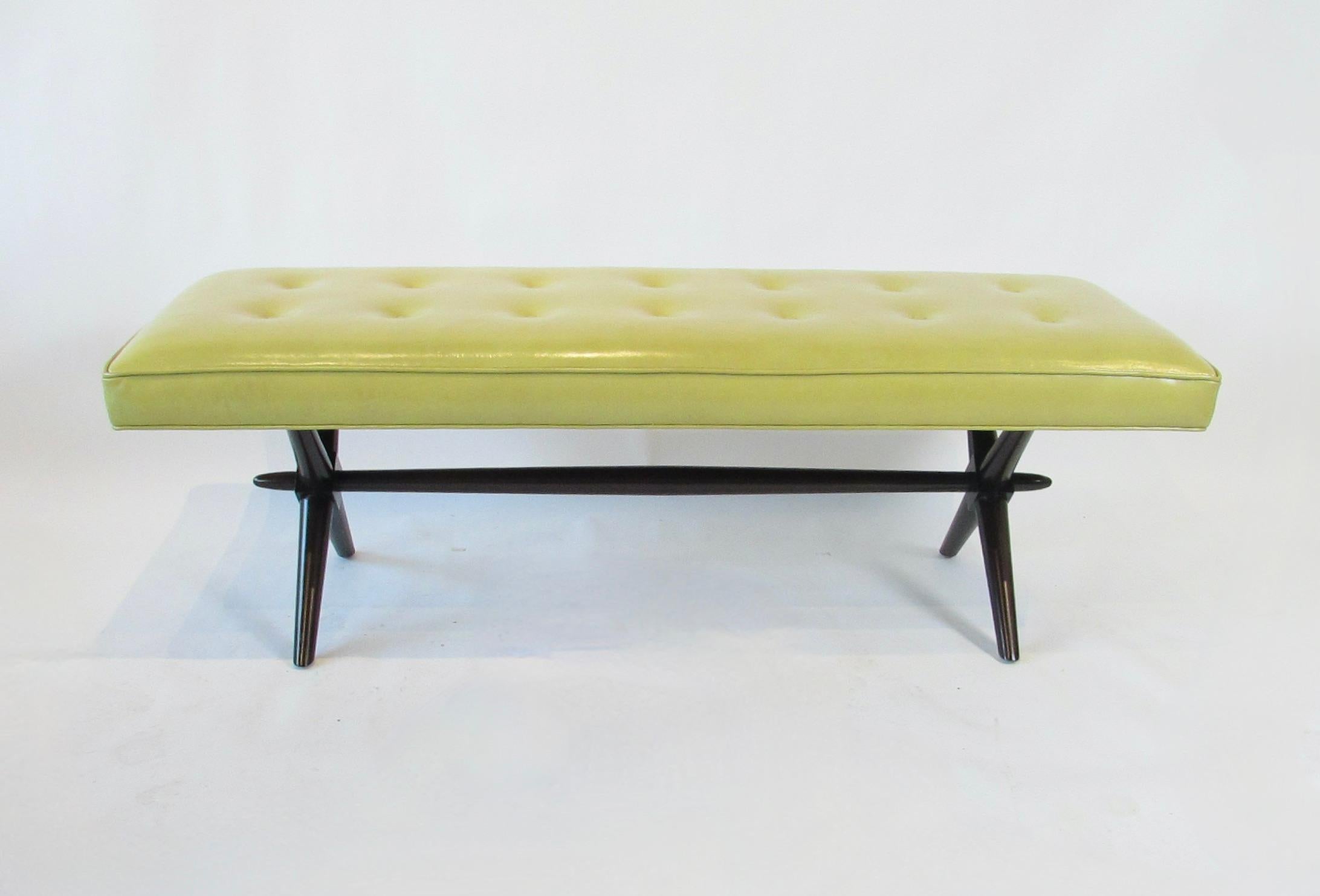 TH Robsjohn Gibbings Widdicomb Banco de cuero con base en X y mechón de botones en venta 4