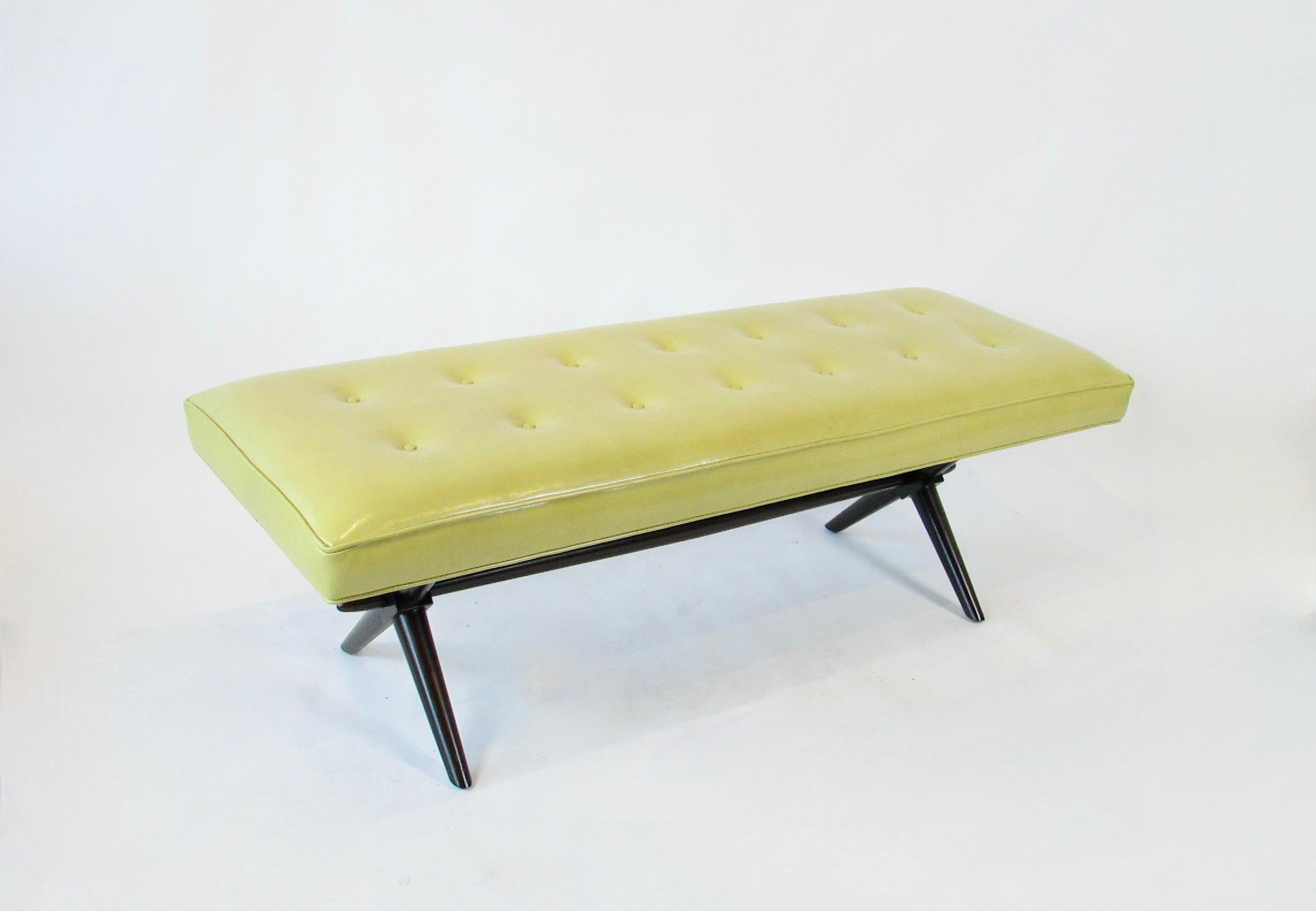 TH Robsjohn Gibbings Widdicomb Banco de cuero con base en X y mechón de botones en venta 10