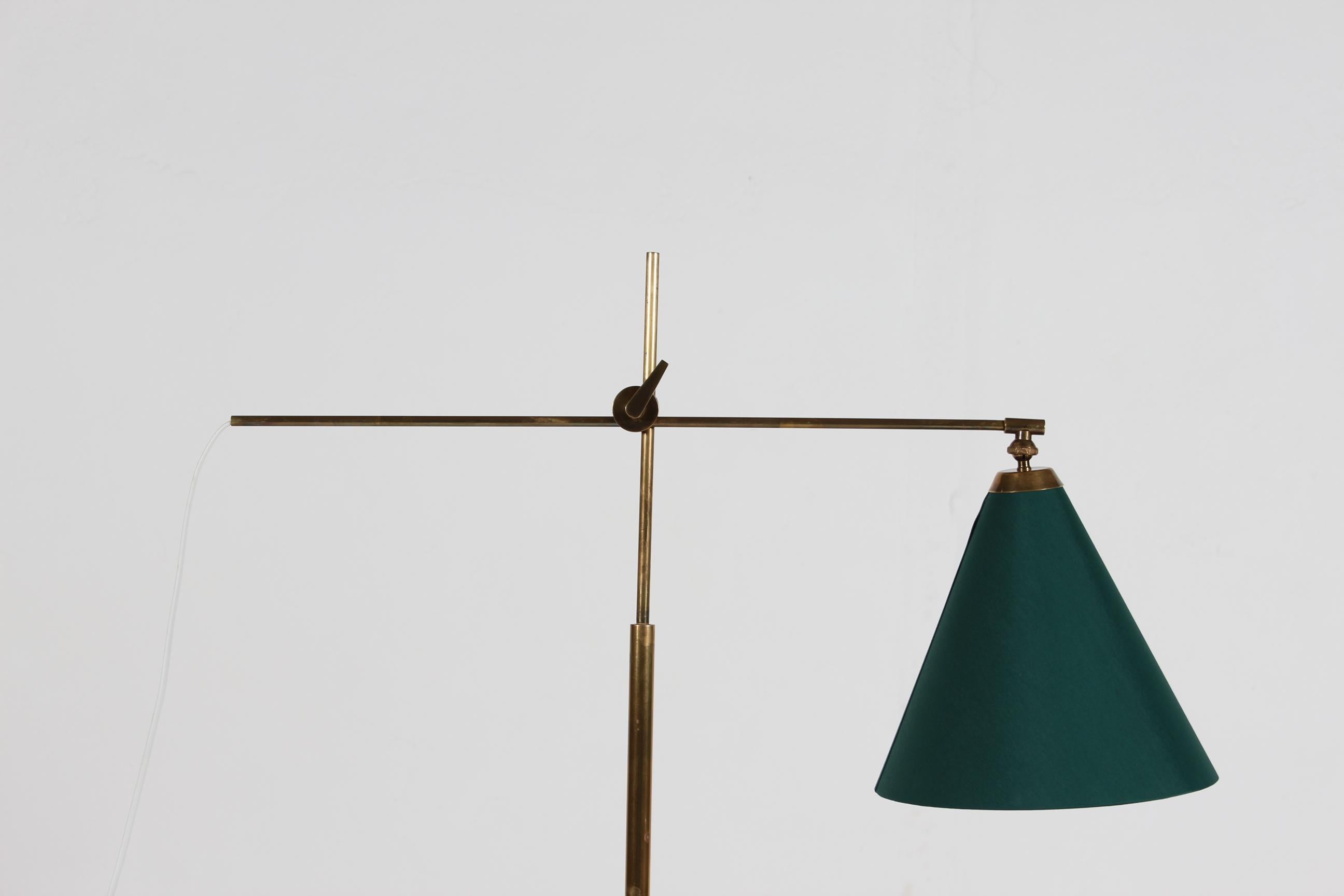 Th. Valentiner by Poul Dinesen Flexible Floor Lamp of Brass, Denmark 1960s For Sale 4