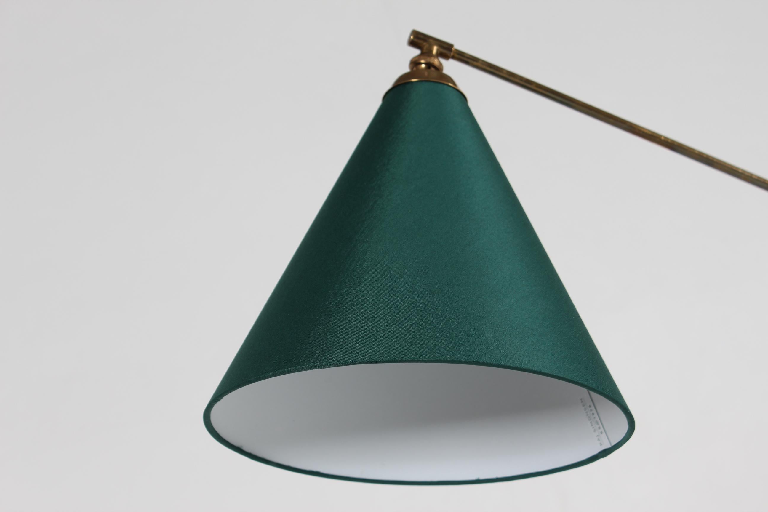 Th. Valentiner by Poul Dinesen Flexible Floor Lamp of Brass, Denmark 1960s In Good Condition For Sale In Silkeborg, Silkeborg