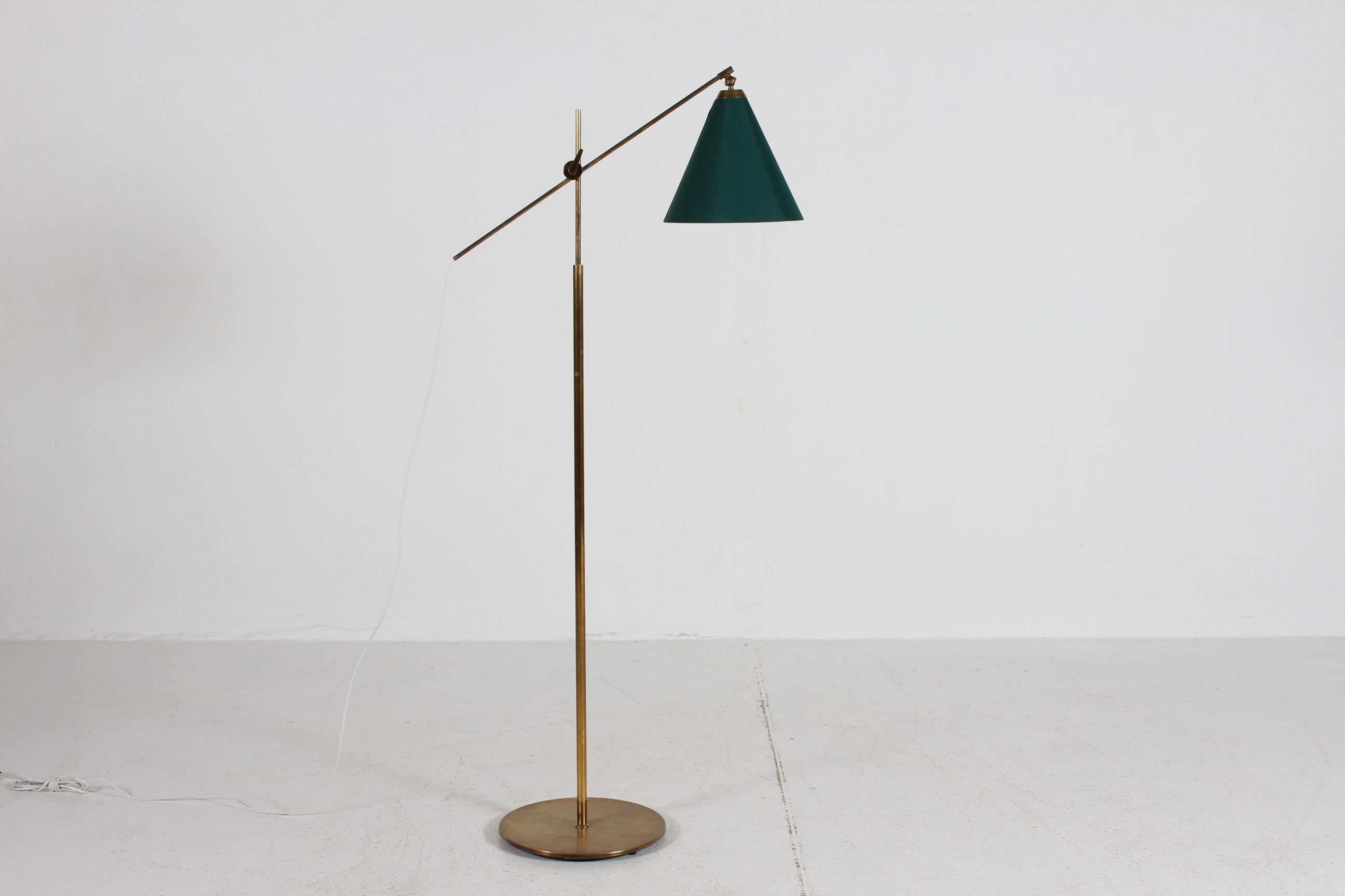 Th. Valentiner by Poul Dinesen Flexible Floor Lamp of Brass, Denmark 1960s For Sale 2