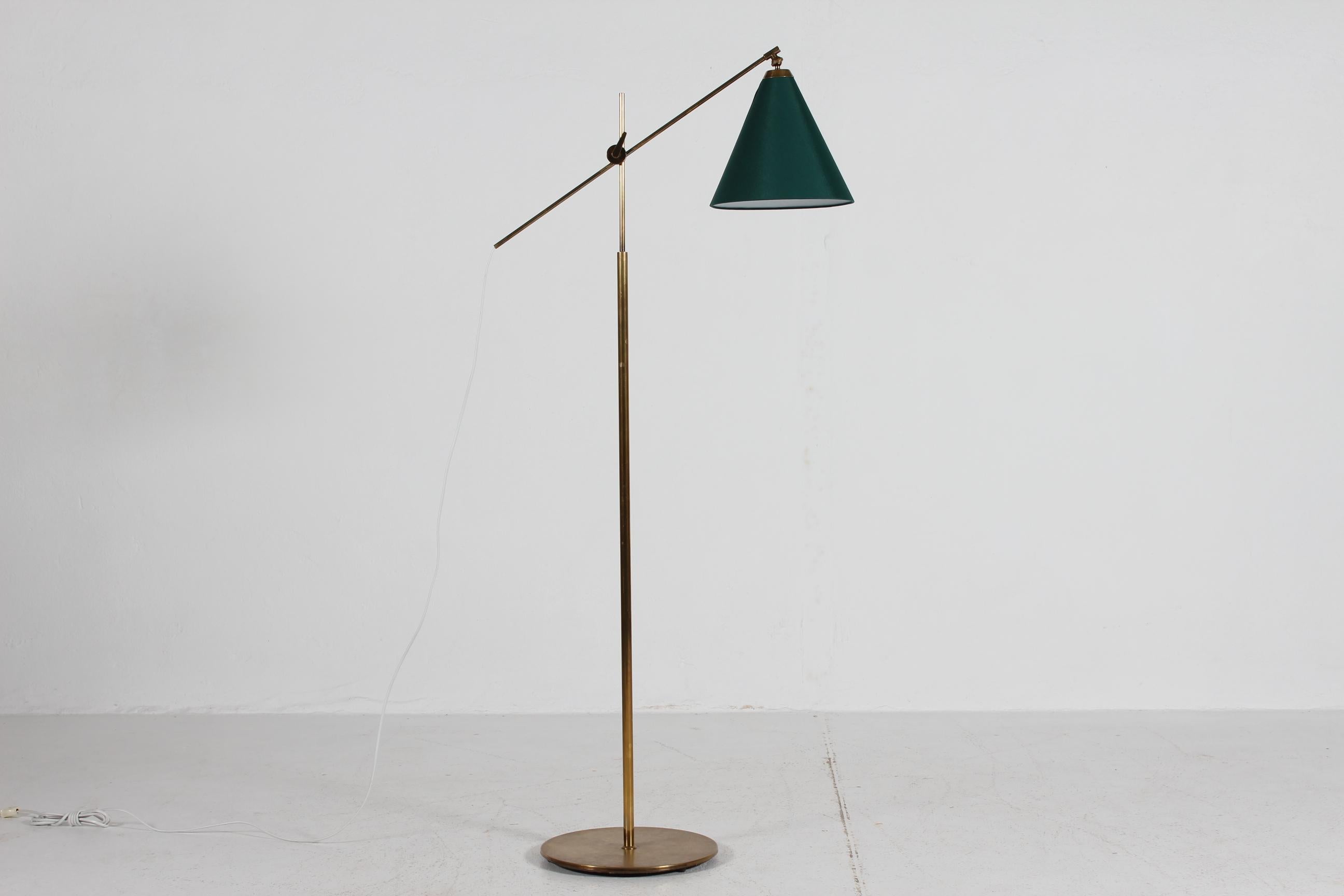 Th. Valentiner by Poul Dinesen Flexible Floor Lamp of Brass, Denmark 1960s For Sale 3